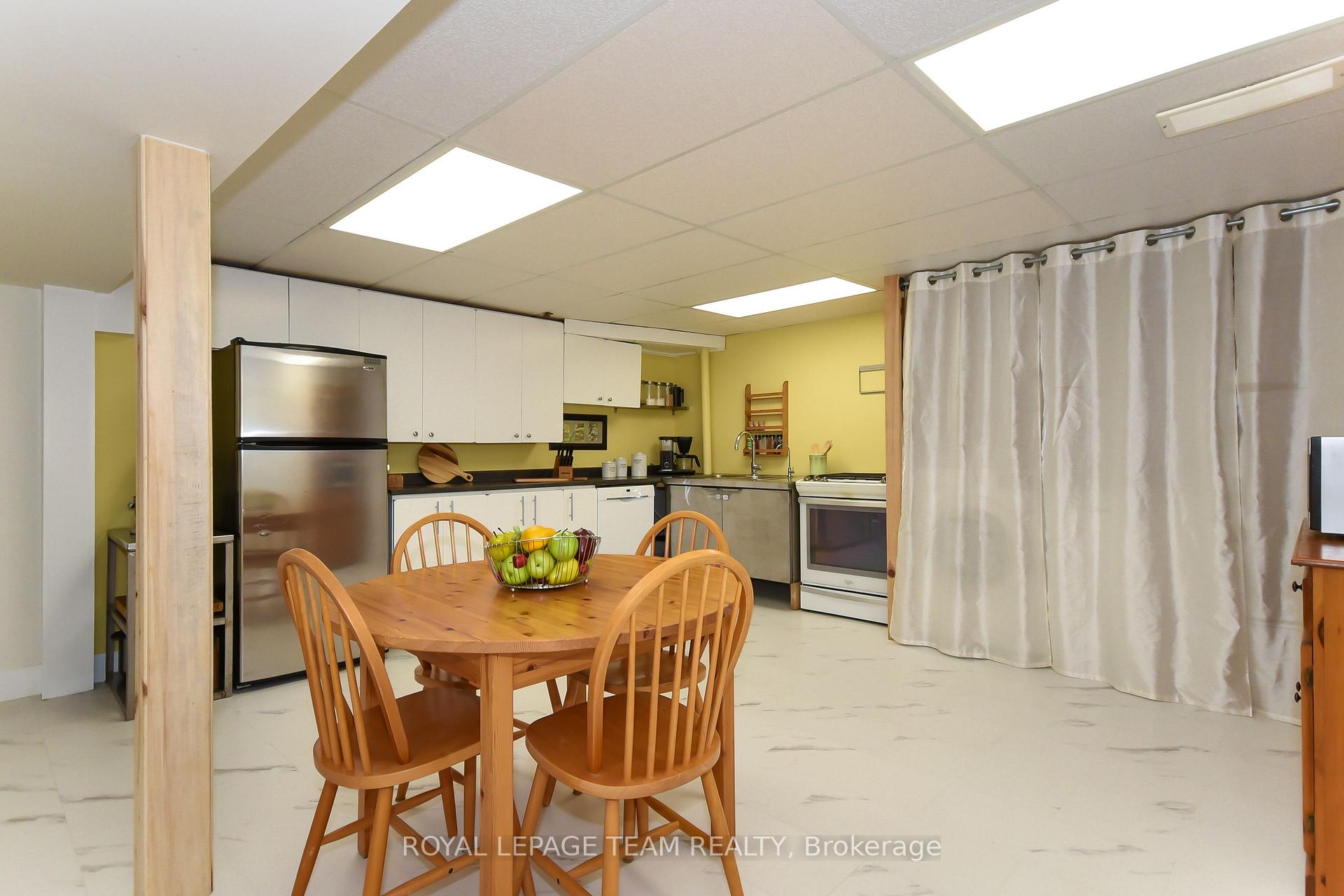 Photo 22 of 828 Kingsmere Avenue, Ottawa, McKellar Heights/Glabar Park — HOMEH