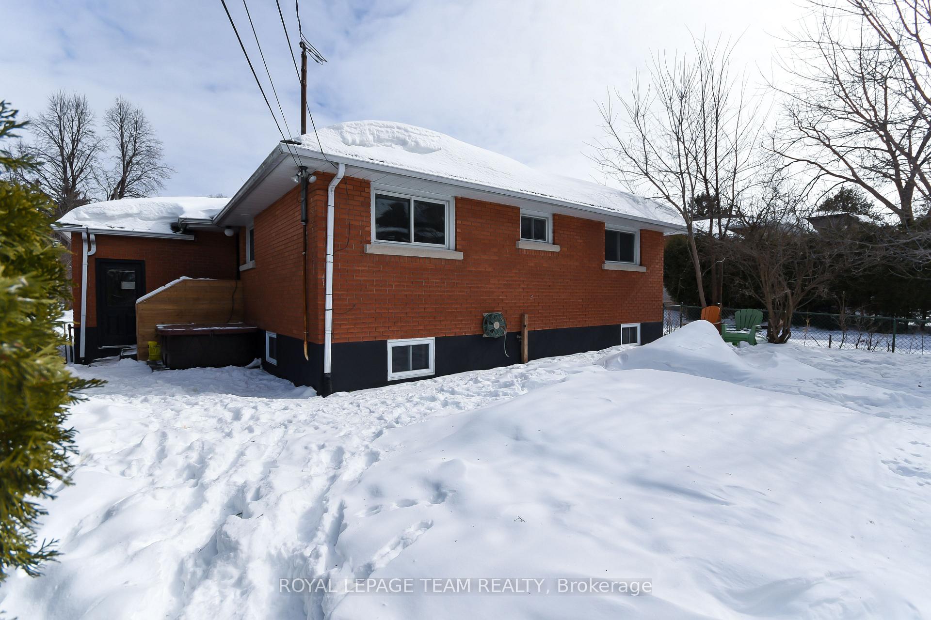 Photo 25 of 828 Kingsmere Avenue, Ottawa, McKellar Heights/Glabar Park — HOMEH