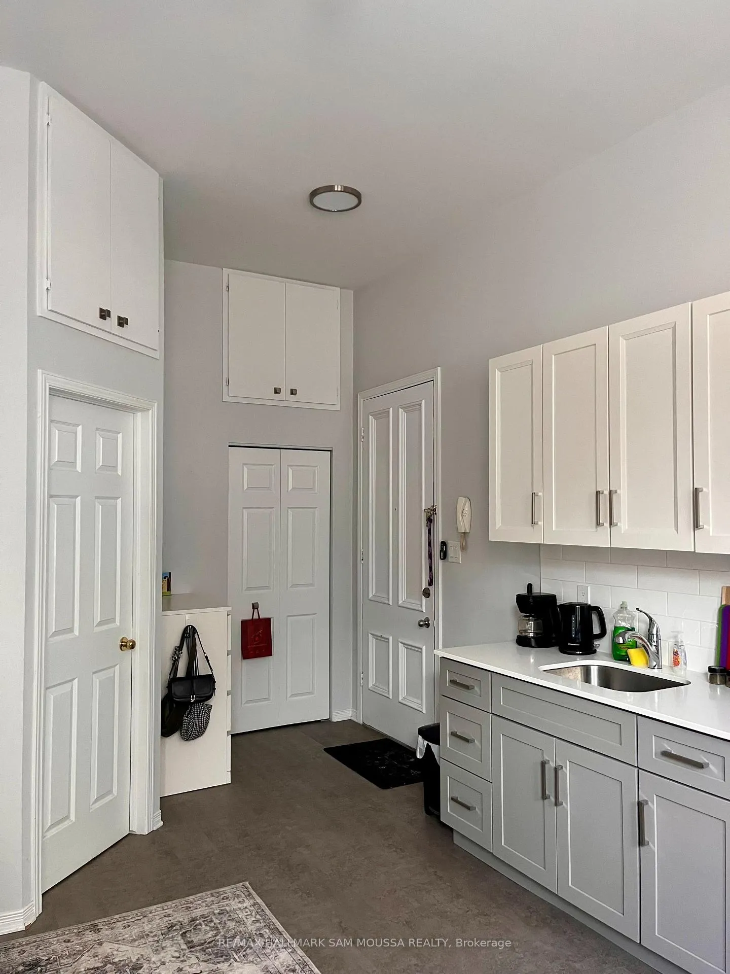 Photo 1 of Unit 2, 232 Cooper Street, Ottawa, Ottawa Centre — HOMEH