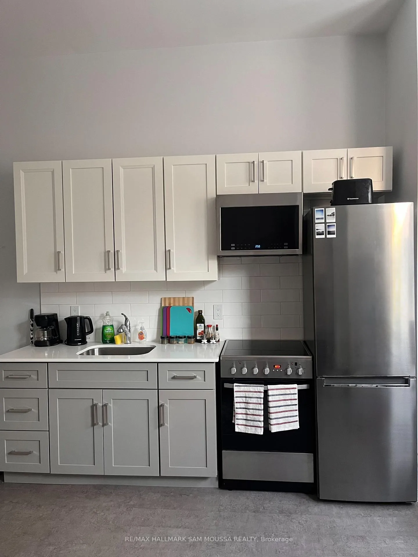 Photo 3 of Unit 2, 232 Cooper Street, Ottawa, Ottawa Centre — HOMEH