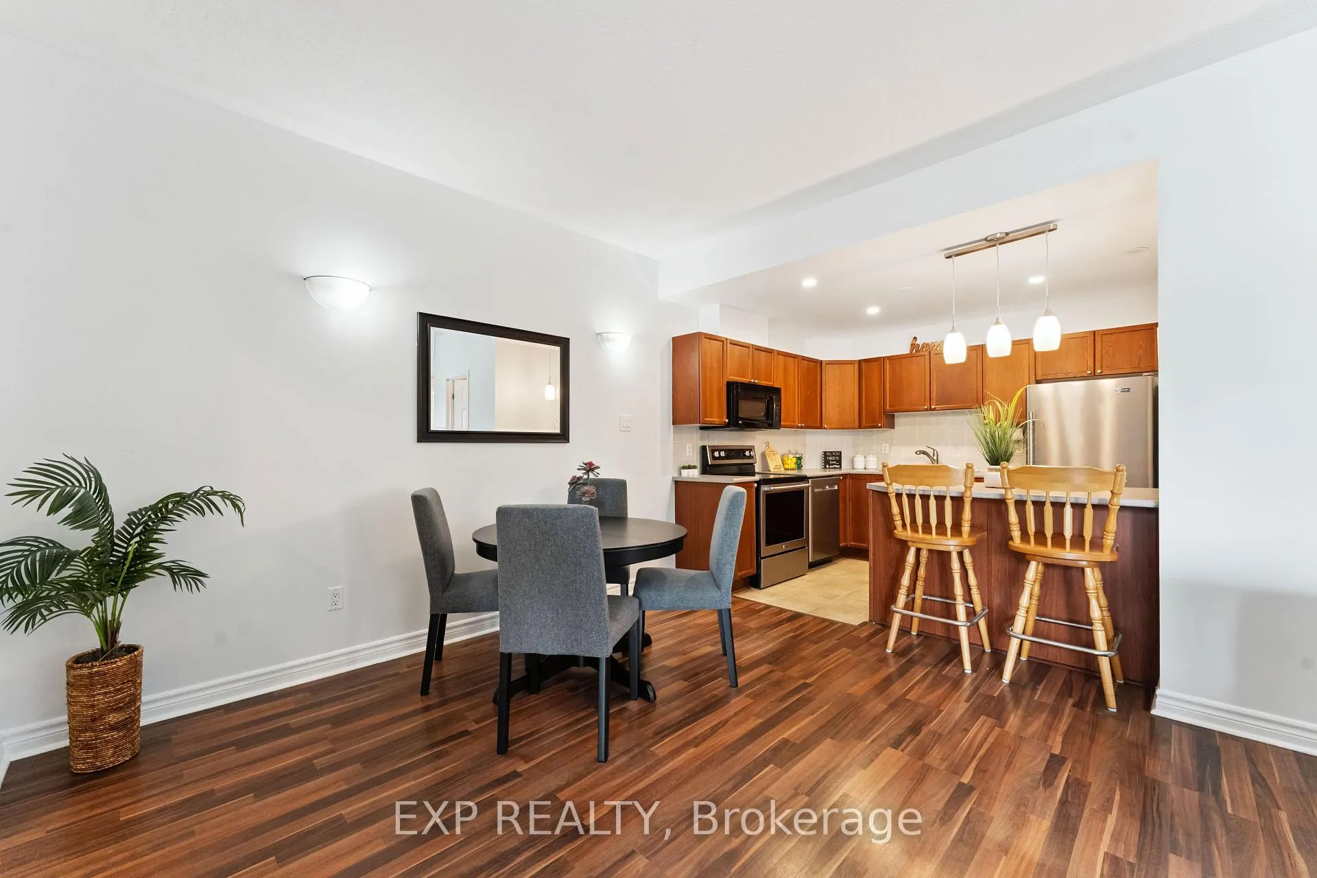 Photo 3 of Unit B, 231 Crestway Drive, Ottawa, Barrhaven East — HOMEH