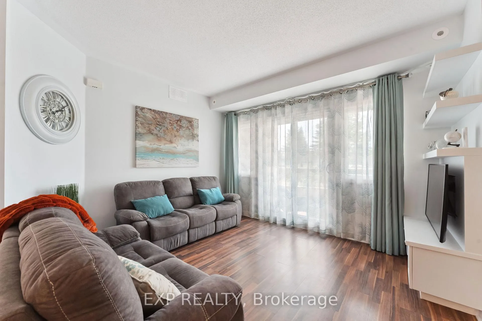 Photo 4 of Unit B, 231 Crestway Drive, Ottawa, Barrhaven East — HOMEH