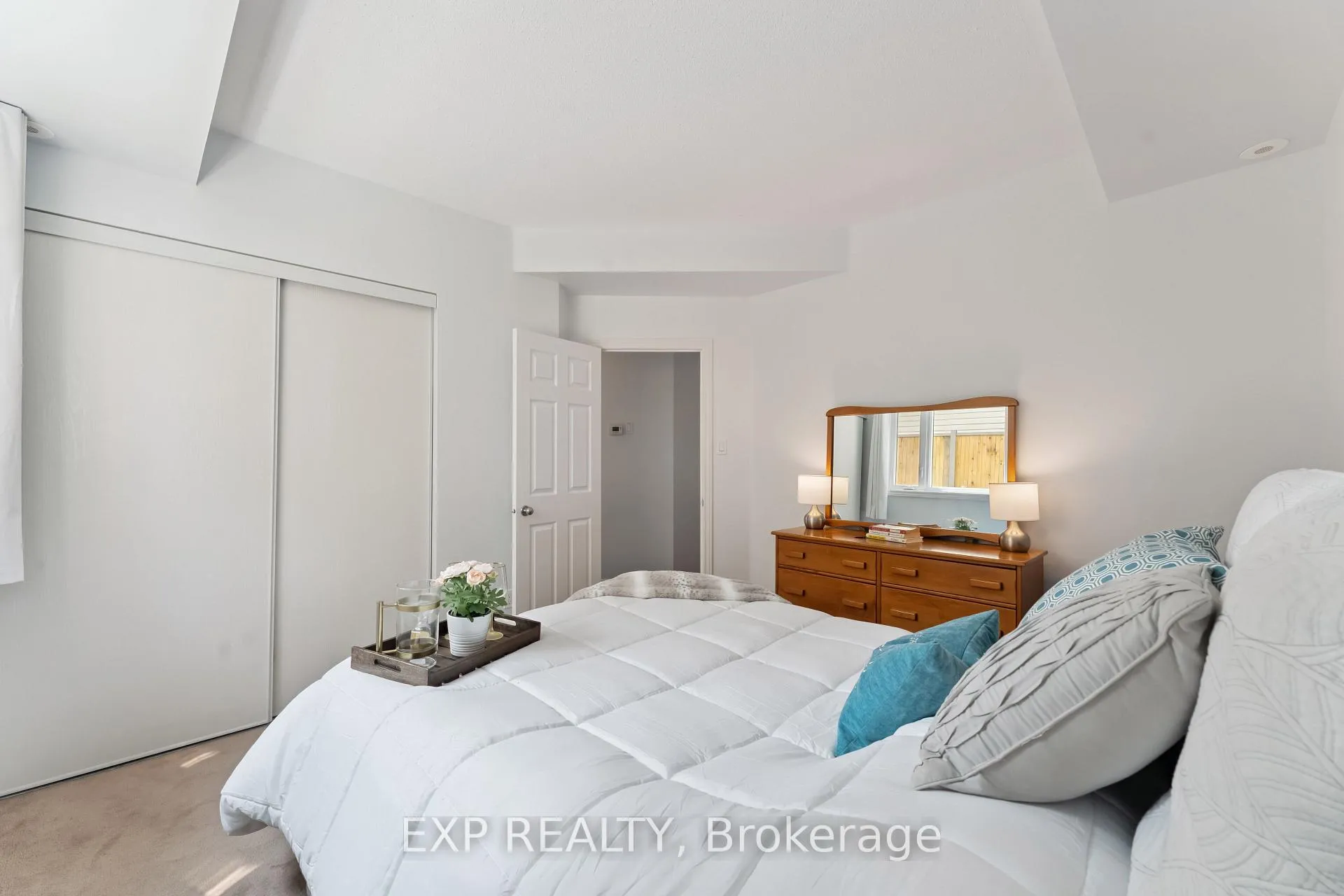 Photo 15 of Unit B, 231 Crestway Drive, Ottawa, Barrhaven East — HOMEH
