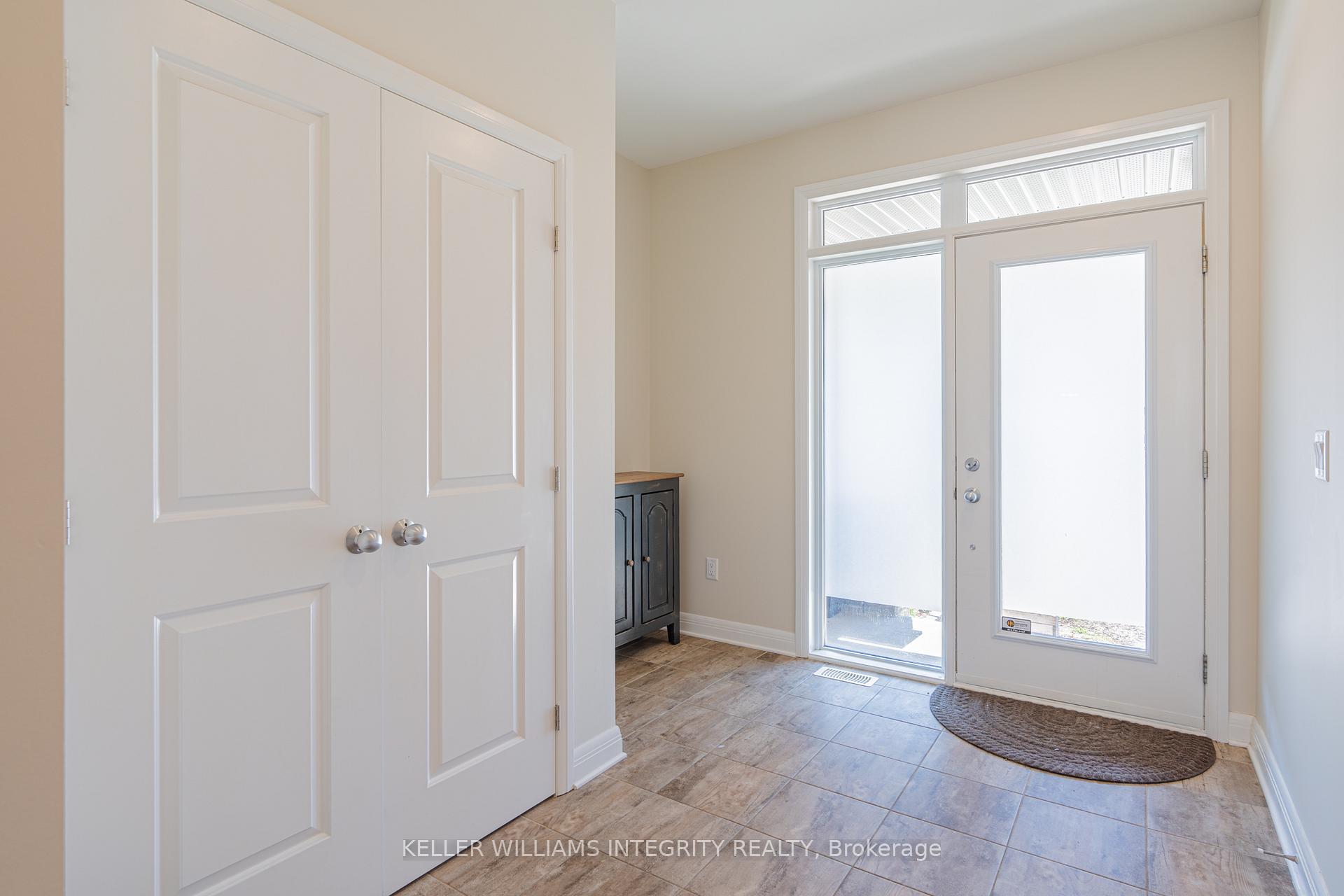Photo 2 of 176 Avro Circle, Ottawa, CFB Rockcliffe and Area — HOMEH