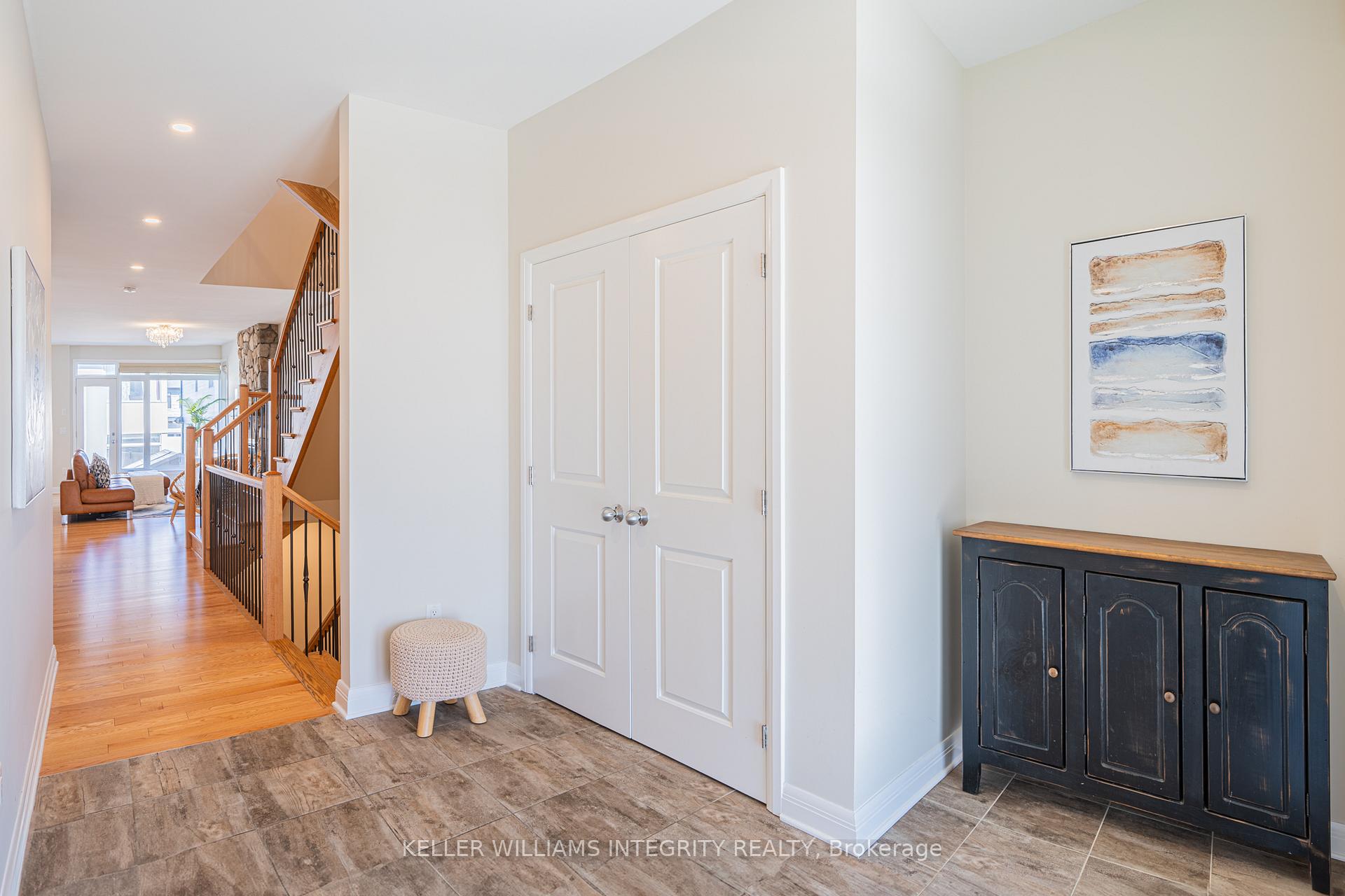Photo 3 of 176 Avro Circle, Ottawa, CFB Rockcliffe and Area — HOMEH