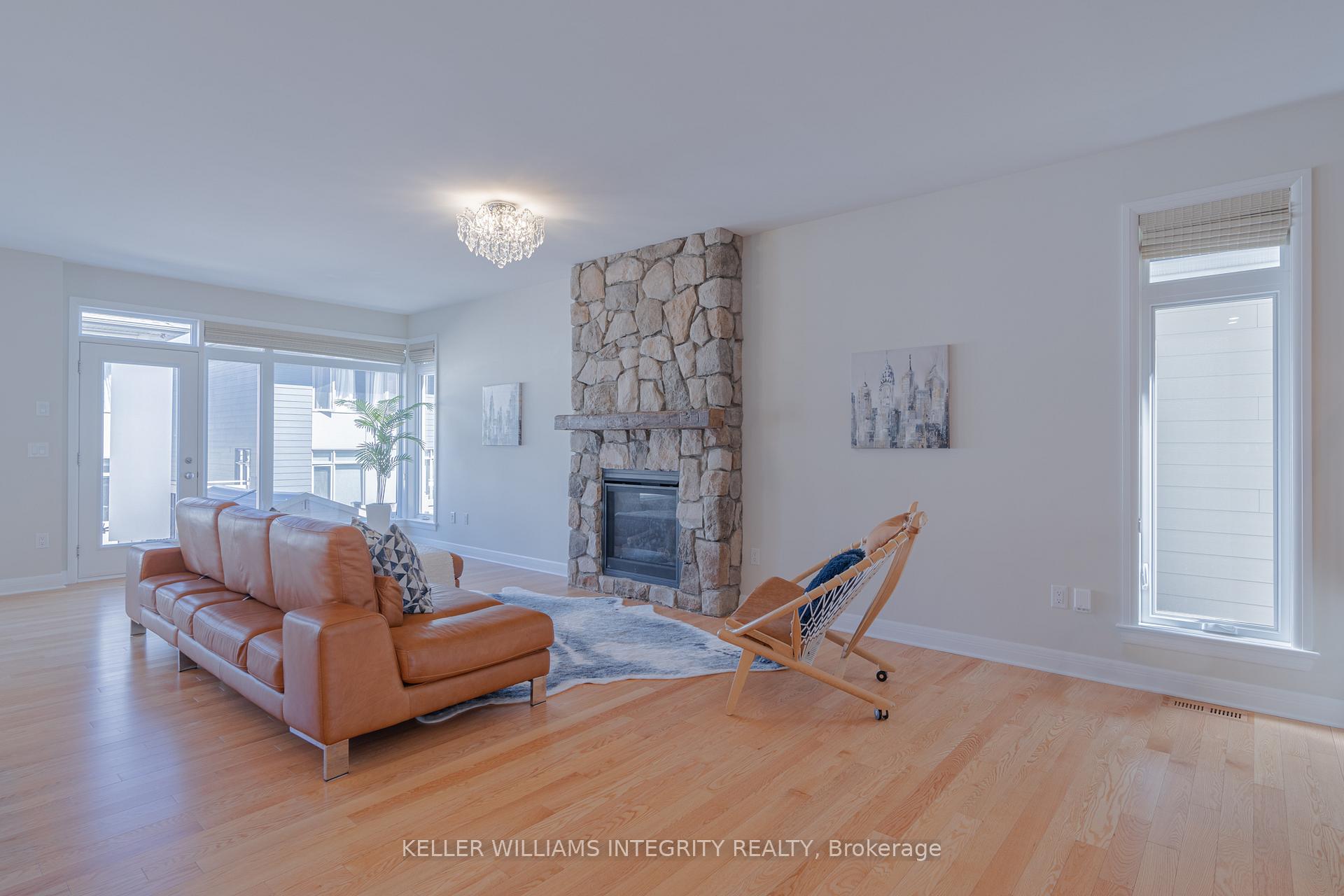 Photo 10 of 176 Avro Circle, Ottawa, CFB Rockcliffe and Area — HOMEH