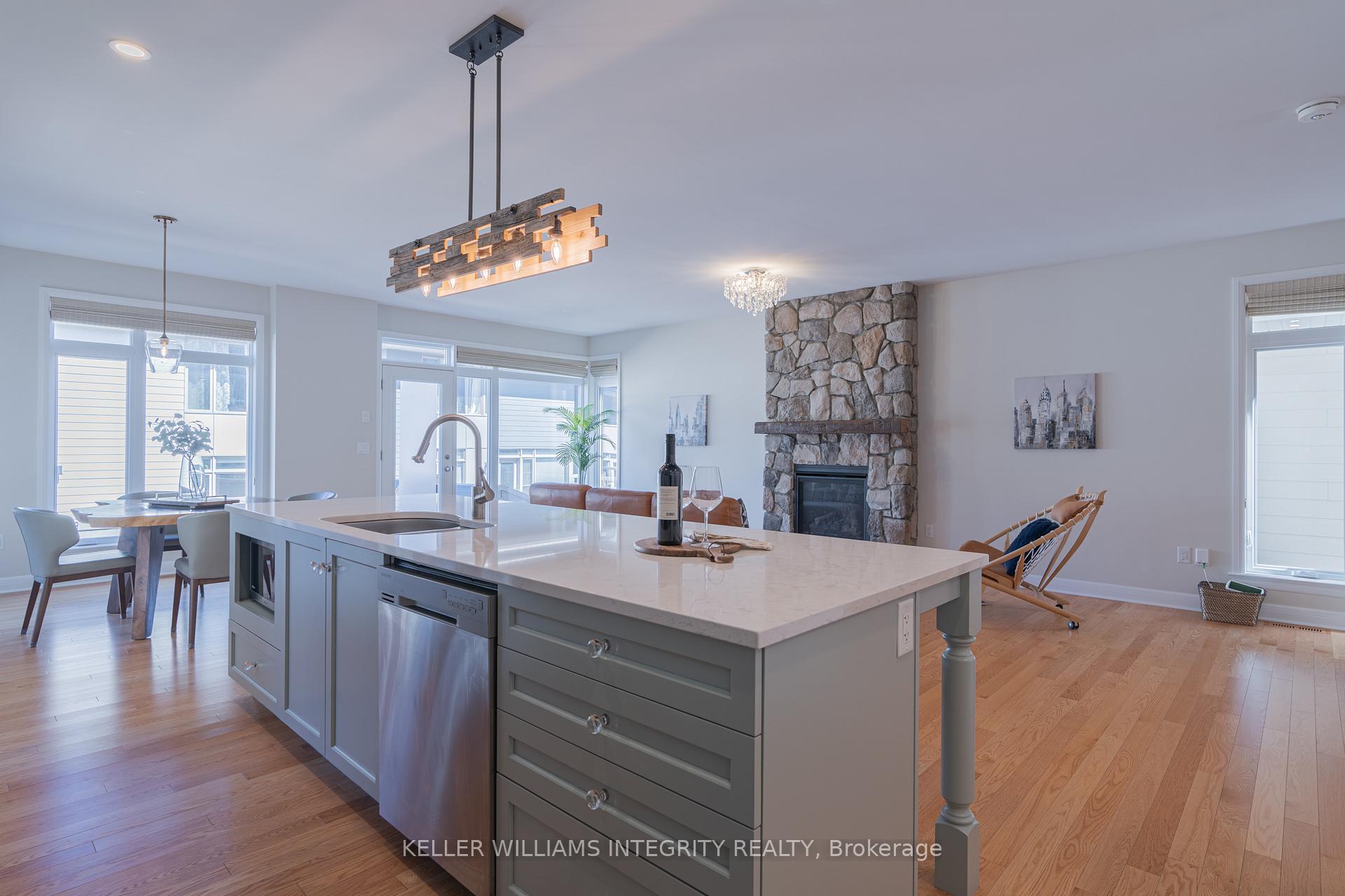 Photo 12 of 176 Avro Circle, Ottawa, CFB Rockcliffe and Area — HOMEH