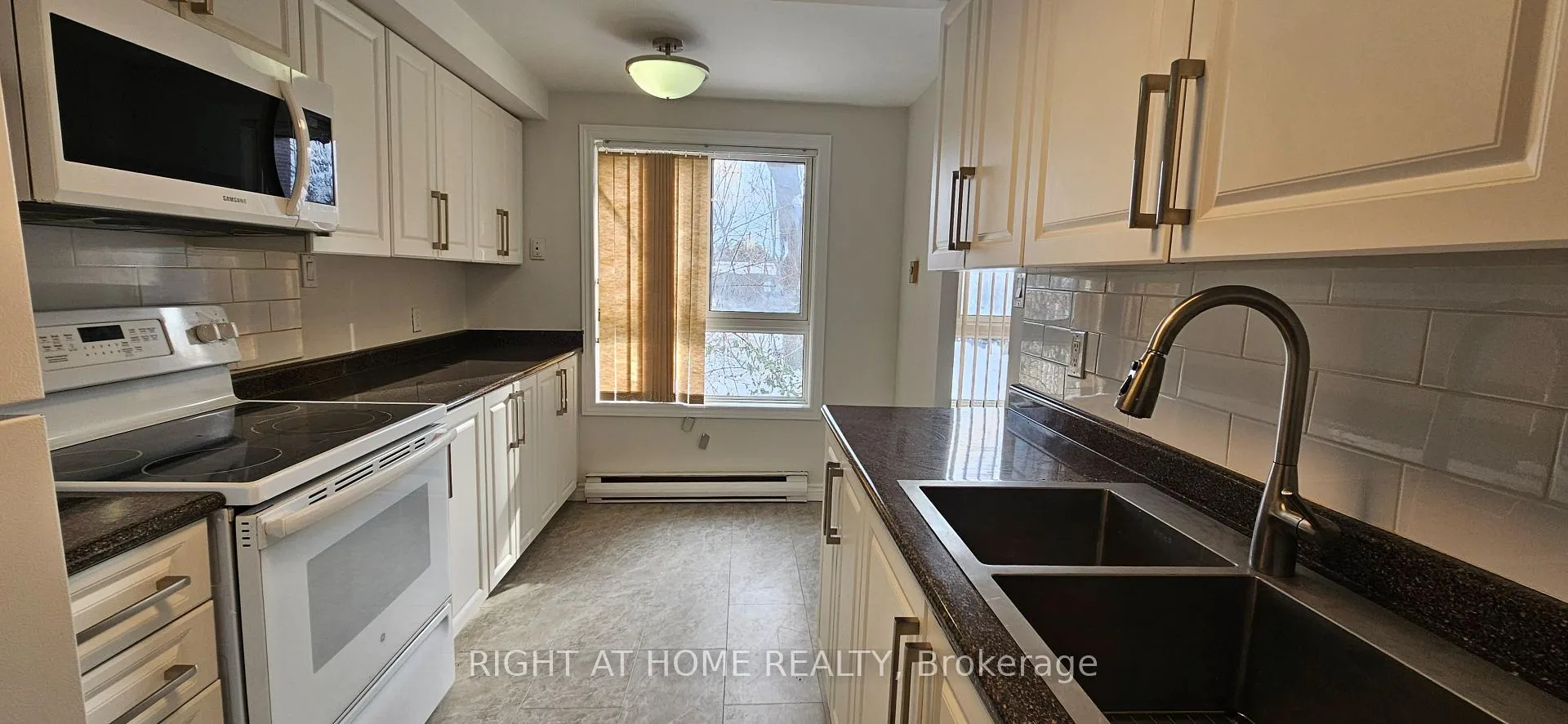 Photo 4 of Unit 61, 53 Taunton Road E, Oshawa, Centennial — HOMEH