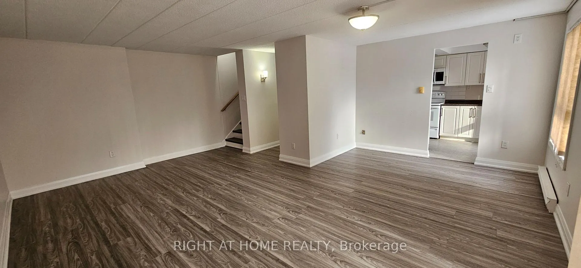 Photo 6 of Unit 61, 53 Taunton Road E, Oshawa, Centennial — HOMEH