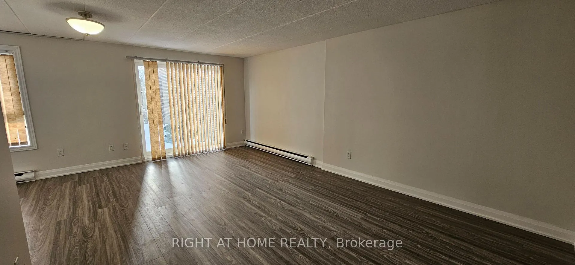 Photo 8 of Unit 61, 53 Taunton Road E, Oshawa, Centennial — HOMEH