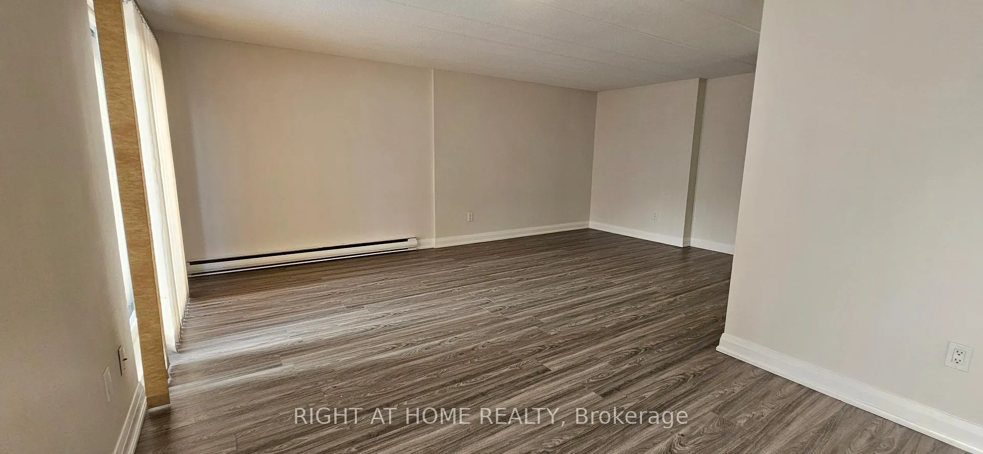 Photo 9 of Unit 61, 53 Taunton Road E, Oshawa, Centennial — HOMEH