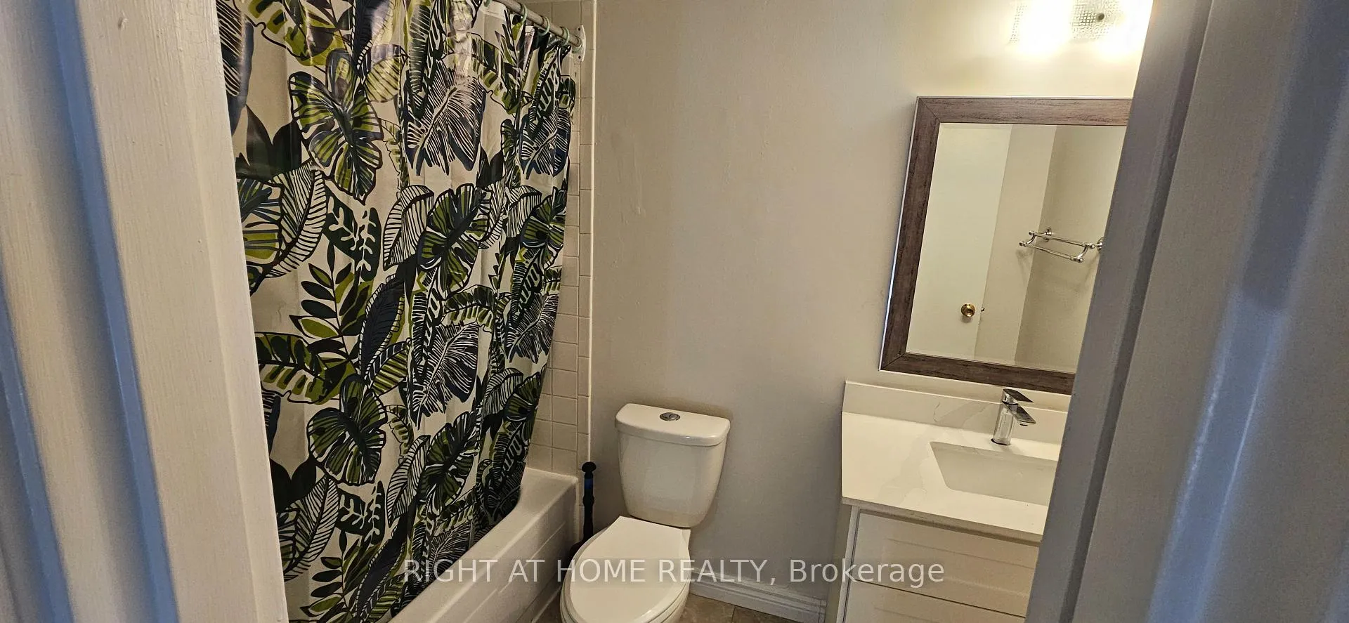 Photo 12 of Unit 61, 53 Taunton Road E, Oshawa, Centennial — HOMEH