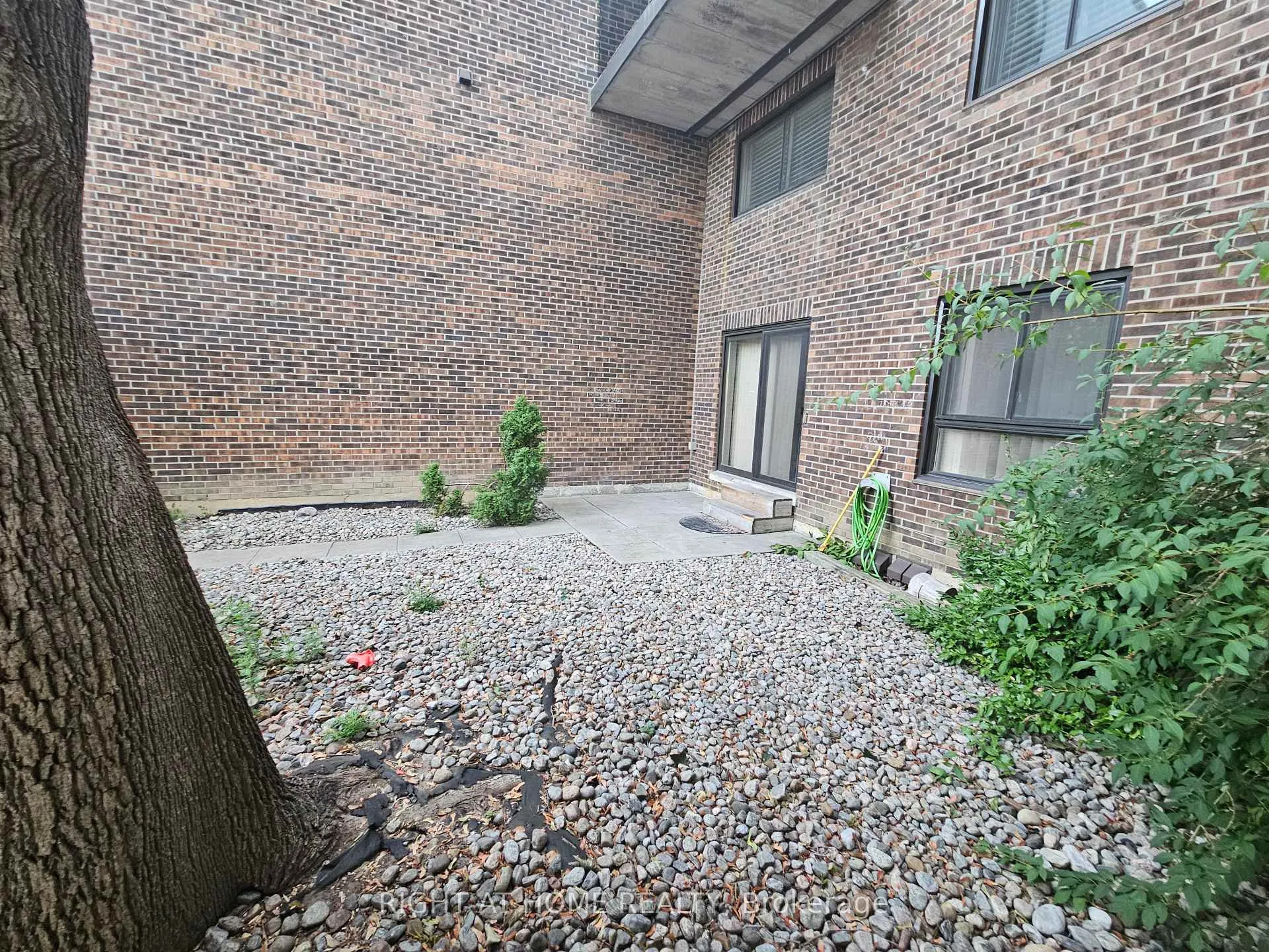 Photo 25 of Unit 61, 53 Taunton Road E, Oshawa, Centennial — HOMEH