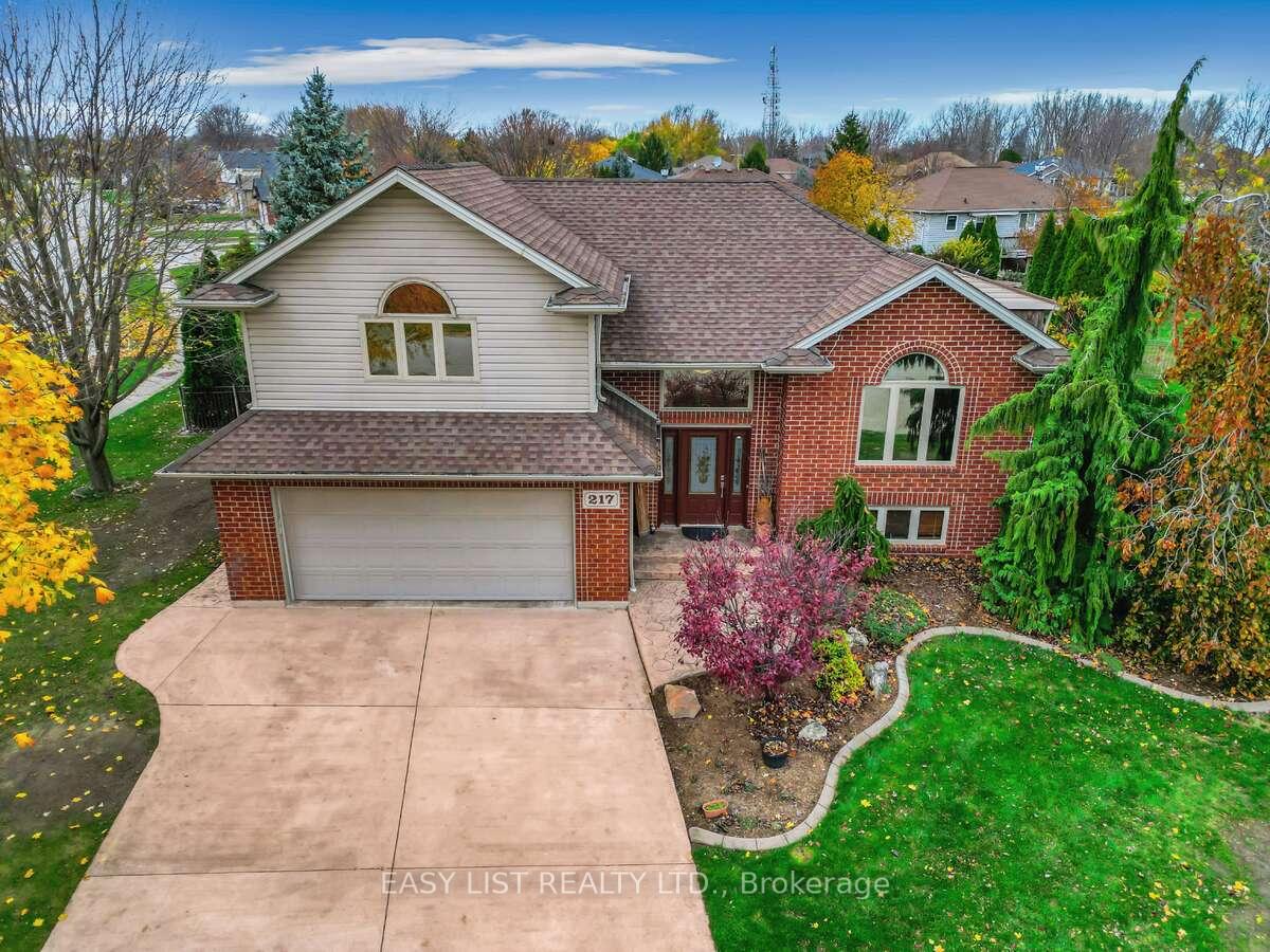 Photo 2 of 217 Maple Leaf Court, Lakeshore — HOMEH