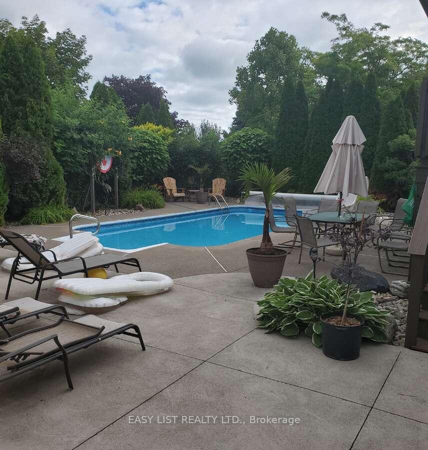 Photo 13 of 217 Maple Leaf Court, Lakeshore — HOMEH