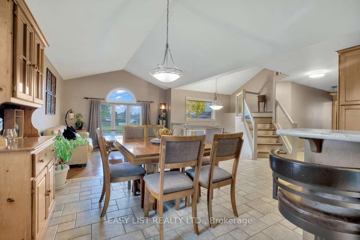 Photo 22 of 217 Maple Leaf Court, Lakeshore — HOMEH