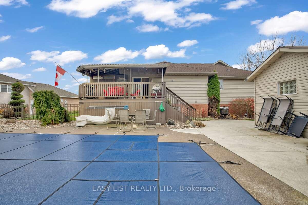 Photo 40 of 217 Maple Leaf Court, Lakeshore — HOMEH