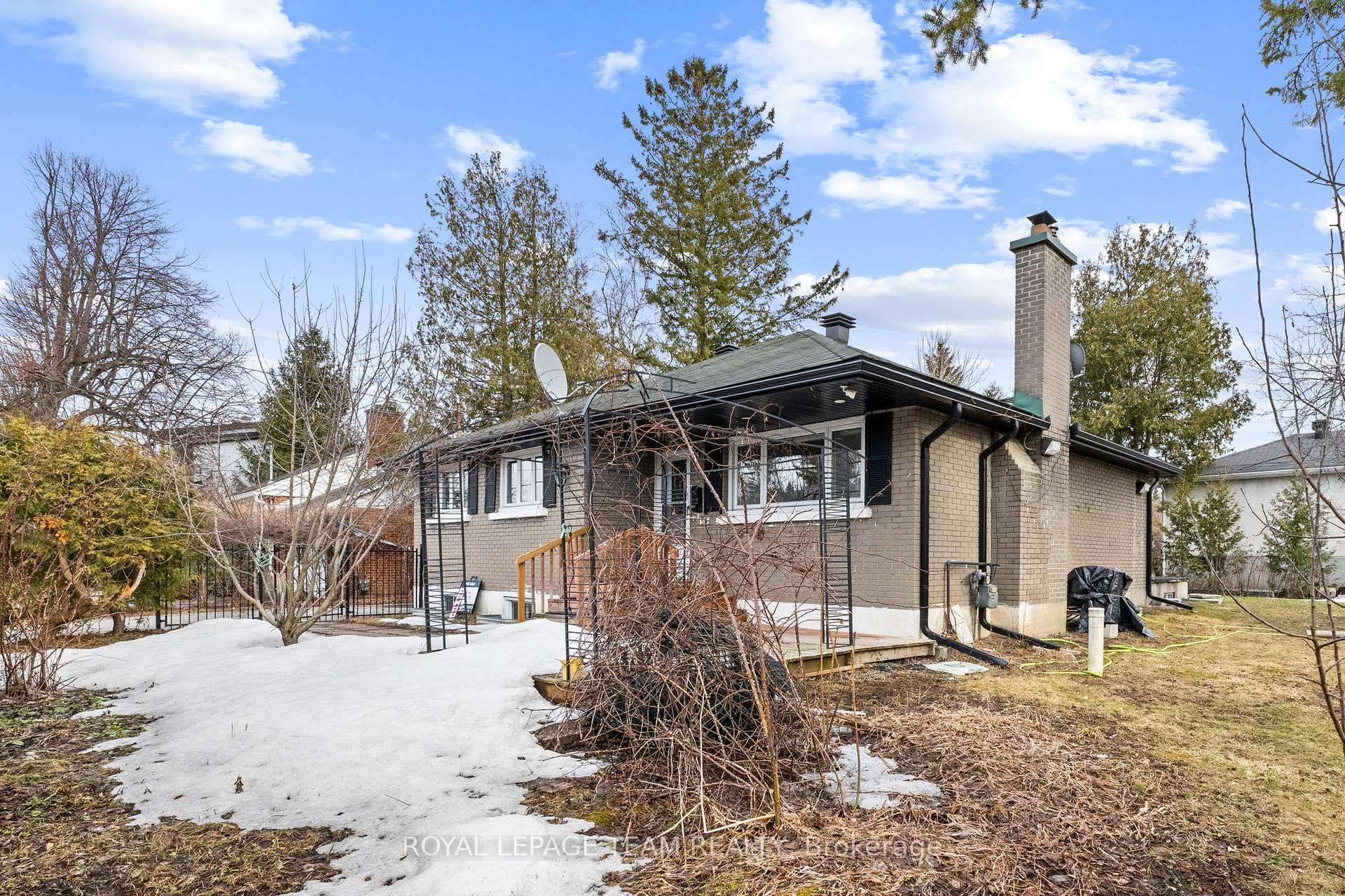 Photo 1 of 154 Norice Street, Ottawa, Meadowlands/Crestview — HOMEH
