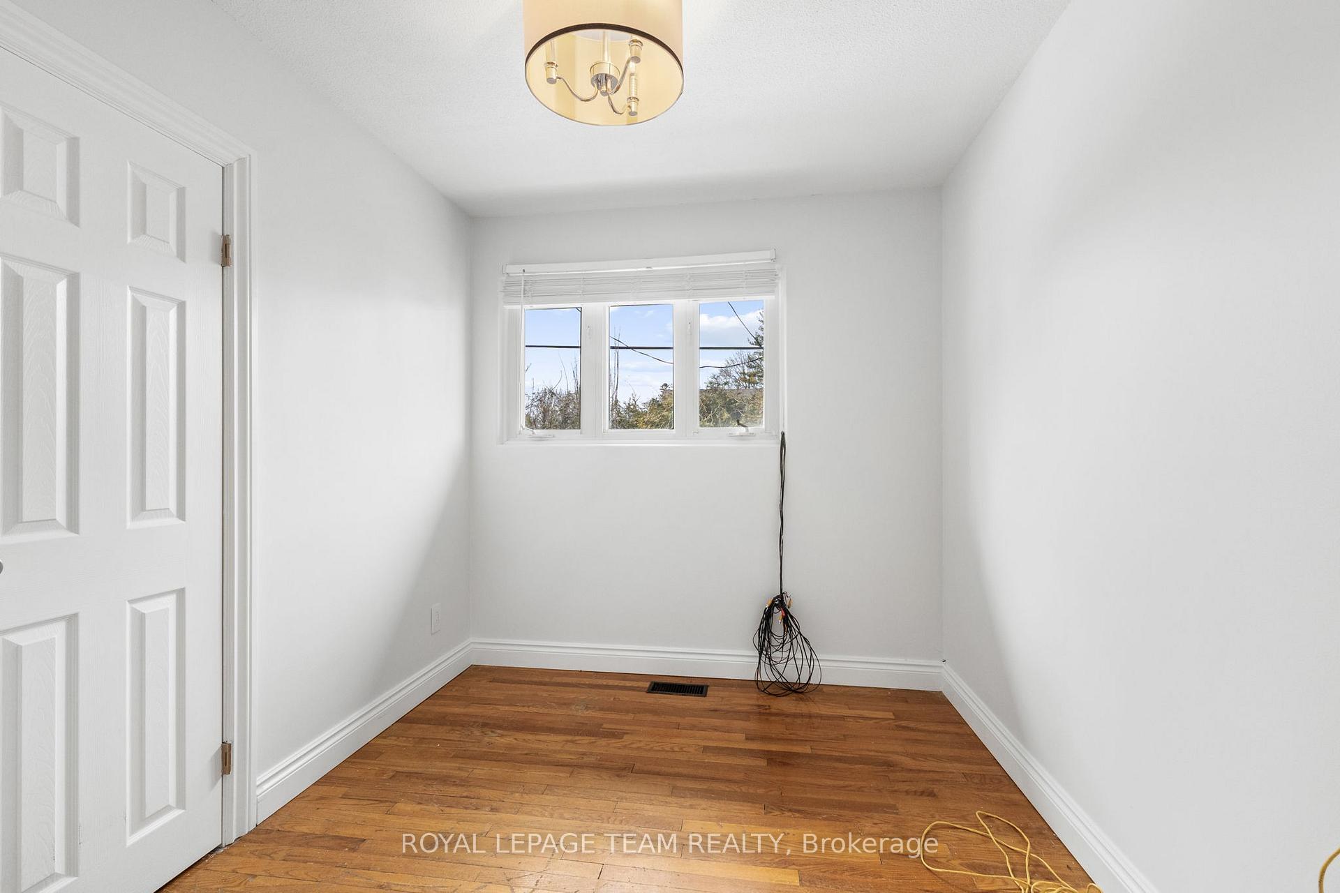 Photo 9 of 154 Norice Street, Ottawa, Meadowlands/Crestview — HOMEH