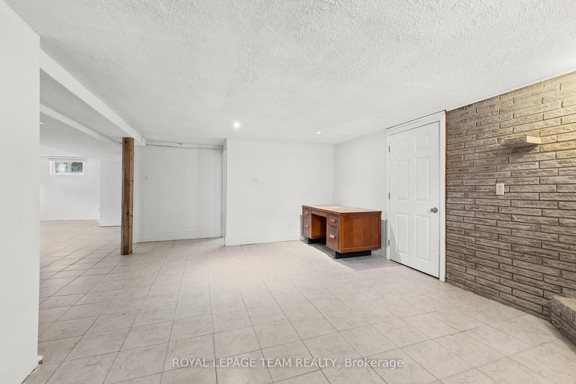 Photo 11 of 154 Norice Street, Ottawa, Meadowlands/Crestview — HOMEH