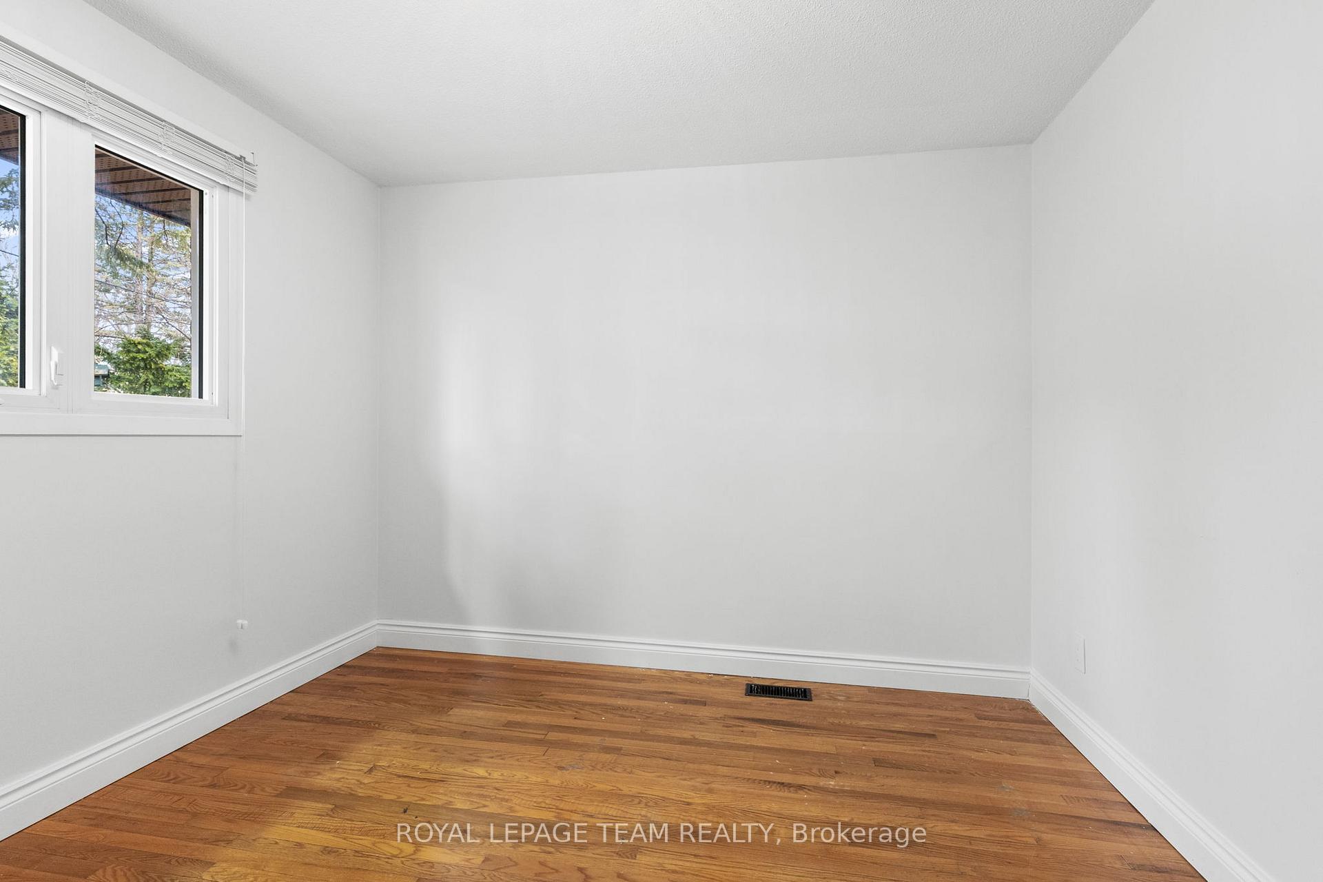 Photo 12 of 154 Norice Street, Ottawa, Meadowlands/Crestview — HOMEH