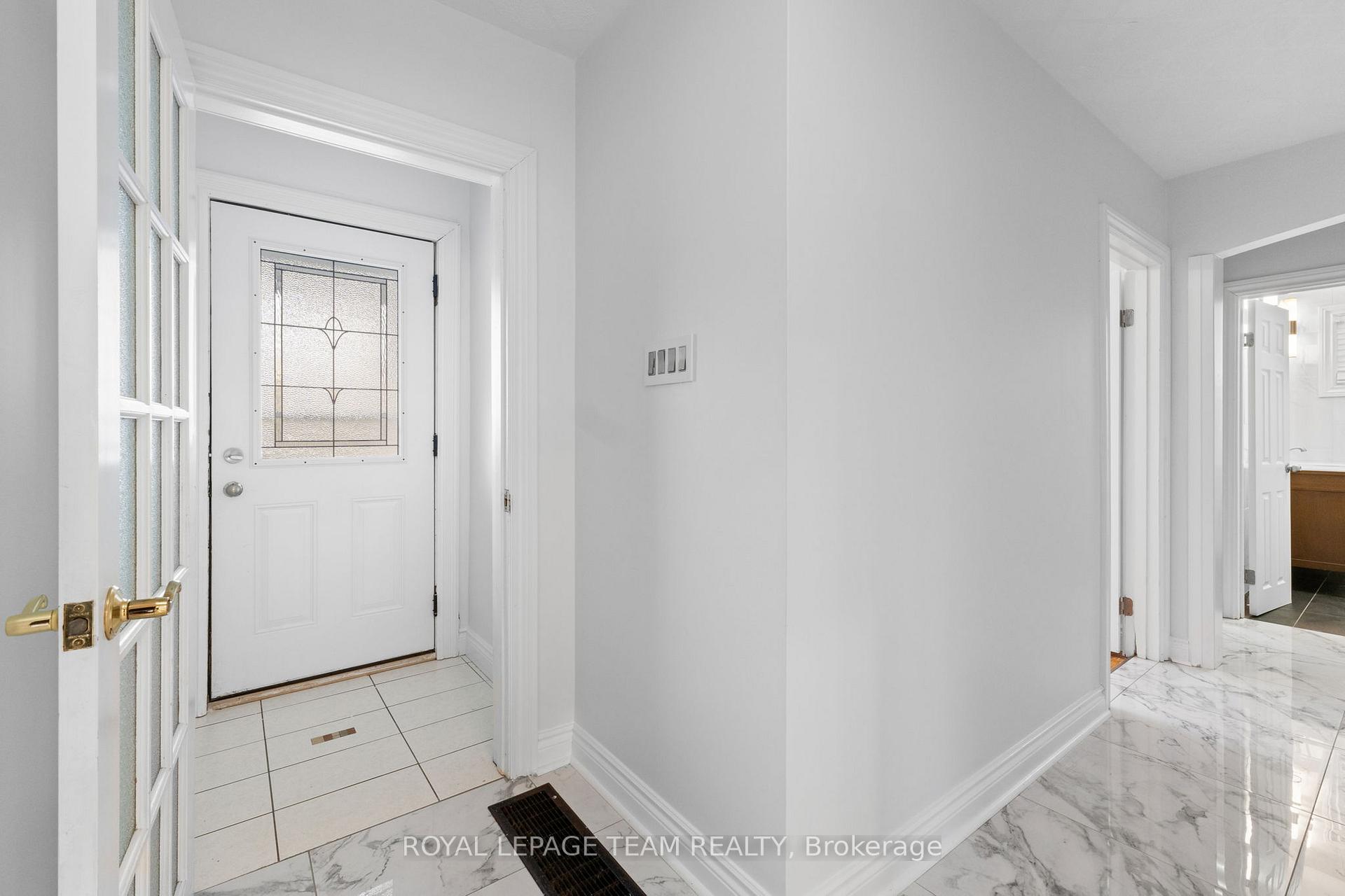Photo 17 of 154 Norice Street, Ottawa, Meadowlands/Crestview — HOMEH