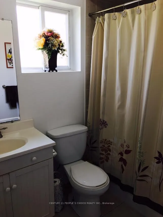 Photo 12 of 579 Northcliffe Boulevard E, Toronto, Oakwood Village — HOMEH