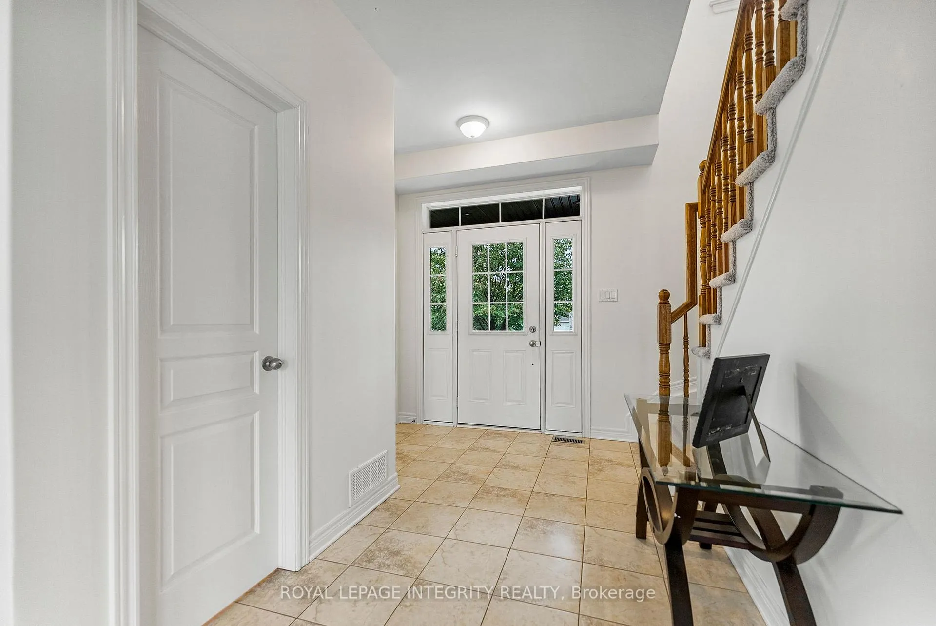 Photo 2 of 53 Willowshore Way, Carleton Place — HOMEH