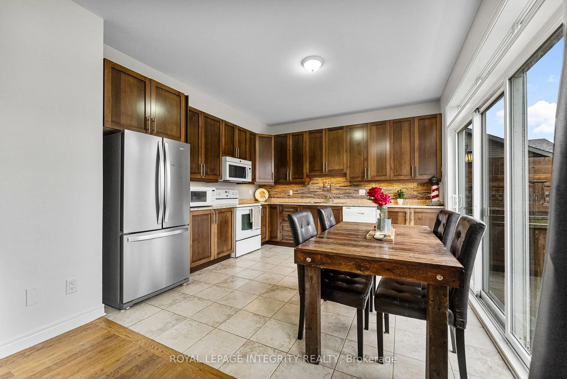 Photo 3 of 53 Willowshore Way, Carleton Place — HOMEH