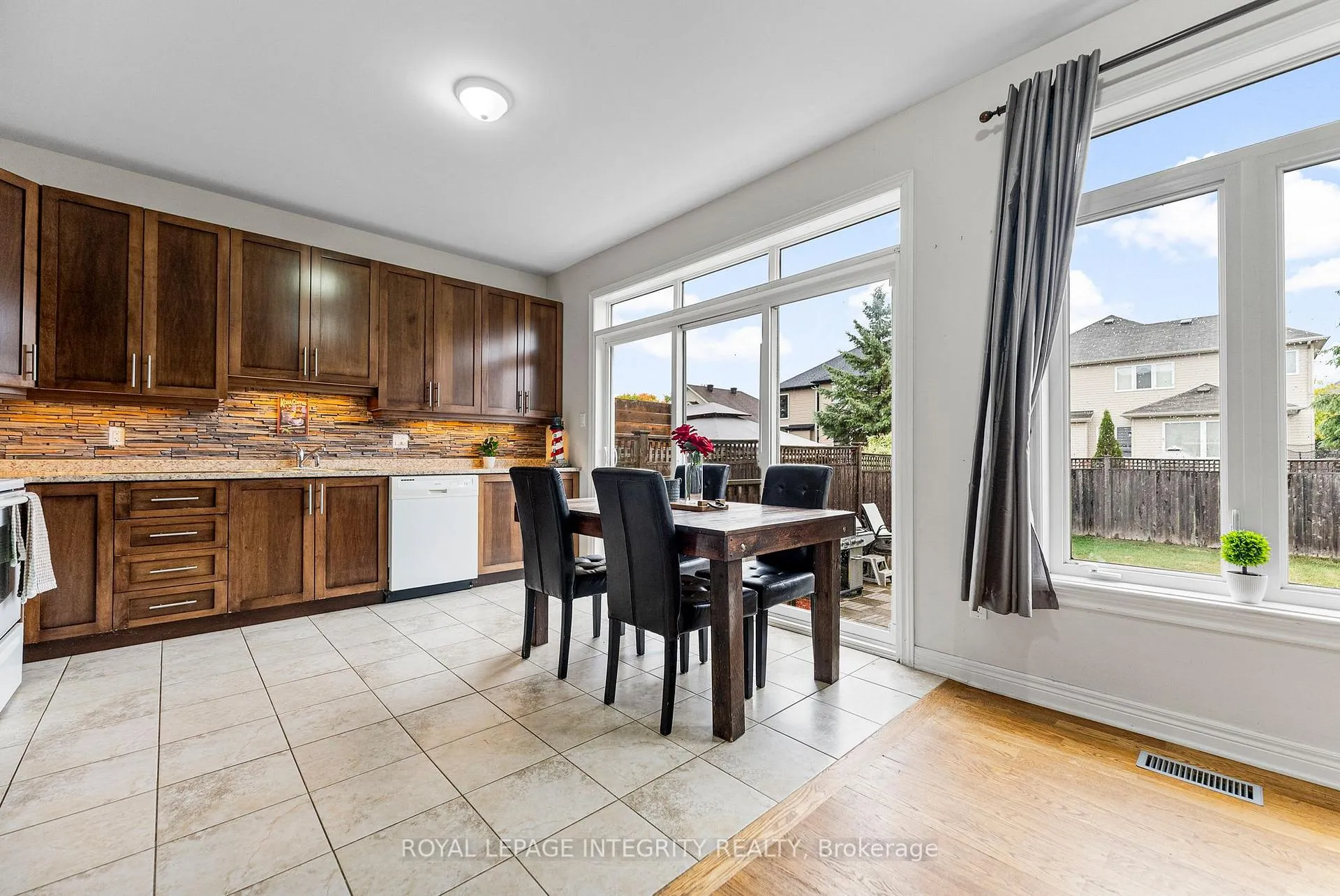 Photo 8 of 53 Willowshore Way, Carleton Place — HOMEH