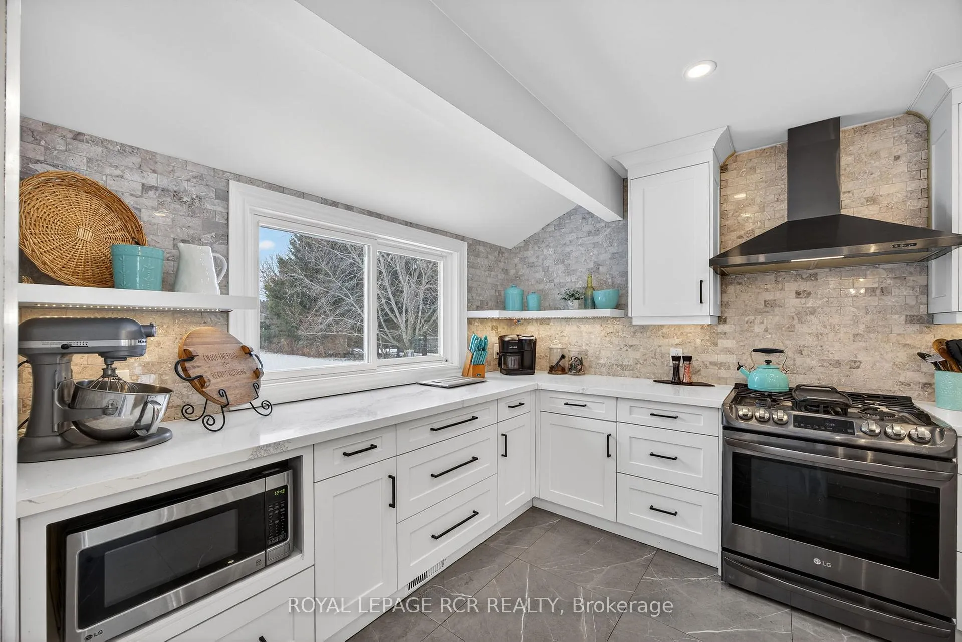 Photo 15 of 17 Arlow Road, Caledon, Mono Mills — HOMEH