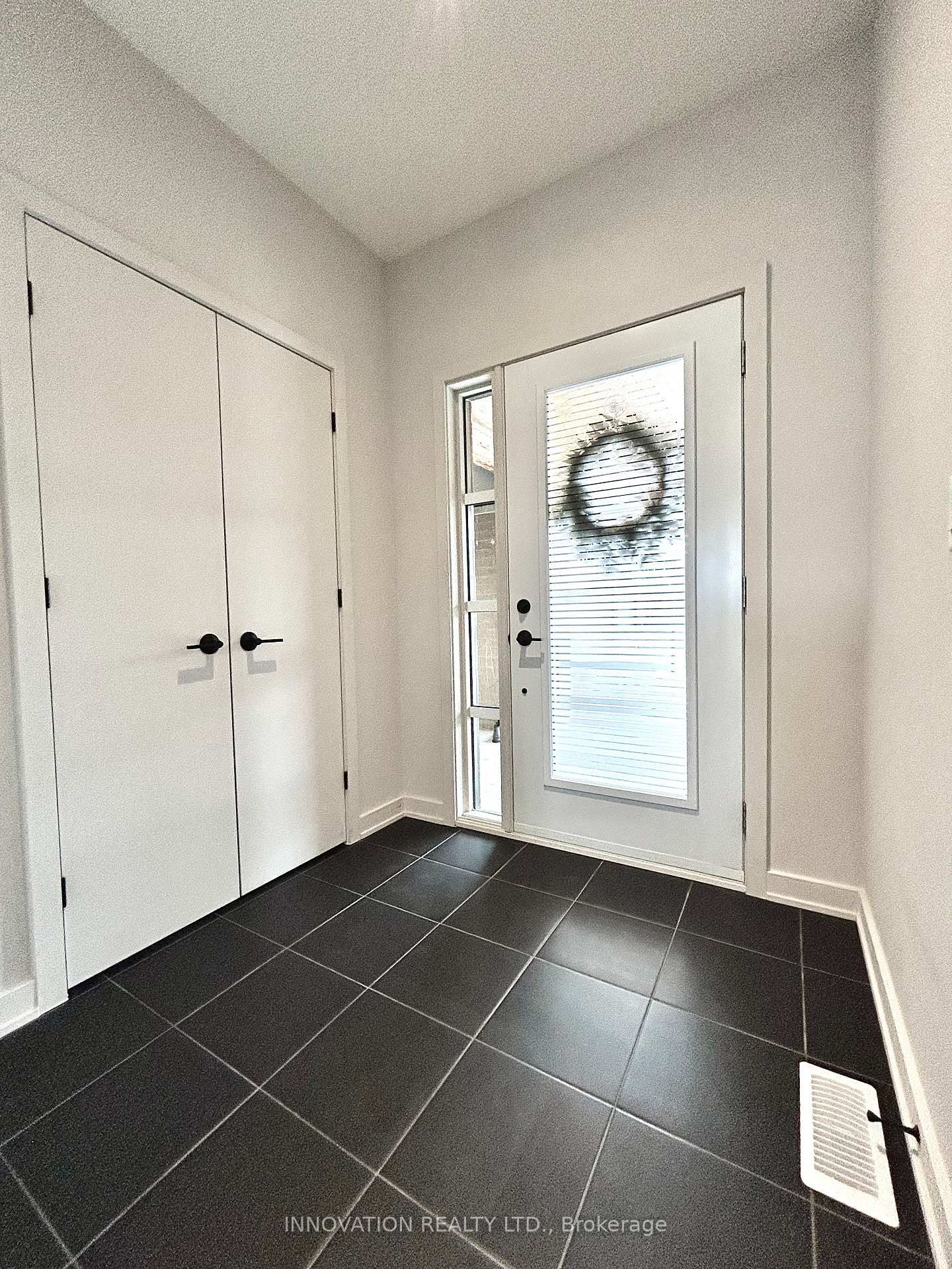 Photo 4 of 166 Shuttleworth Drive, Ottawa, Leitrim — HOMEH