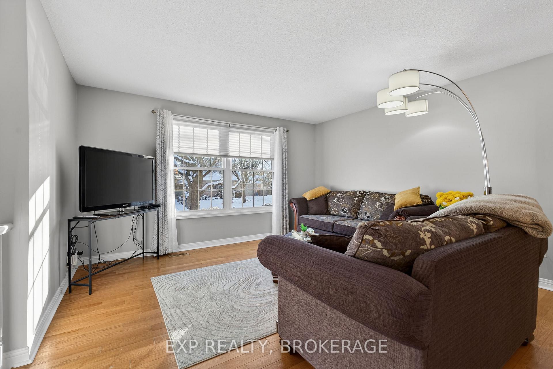 Photo 6 of 1048 Bauder Crescent, Kingston, North of Taylor-Kidd Blvd — HOMEH