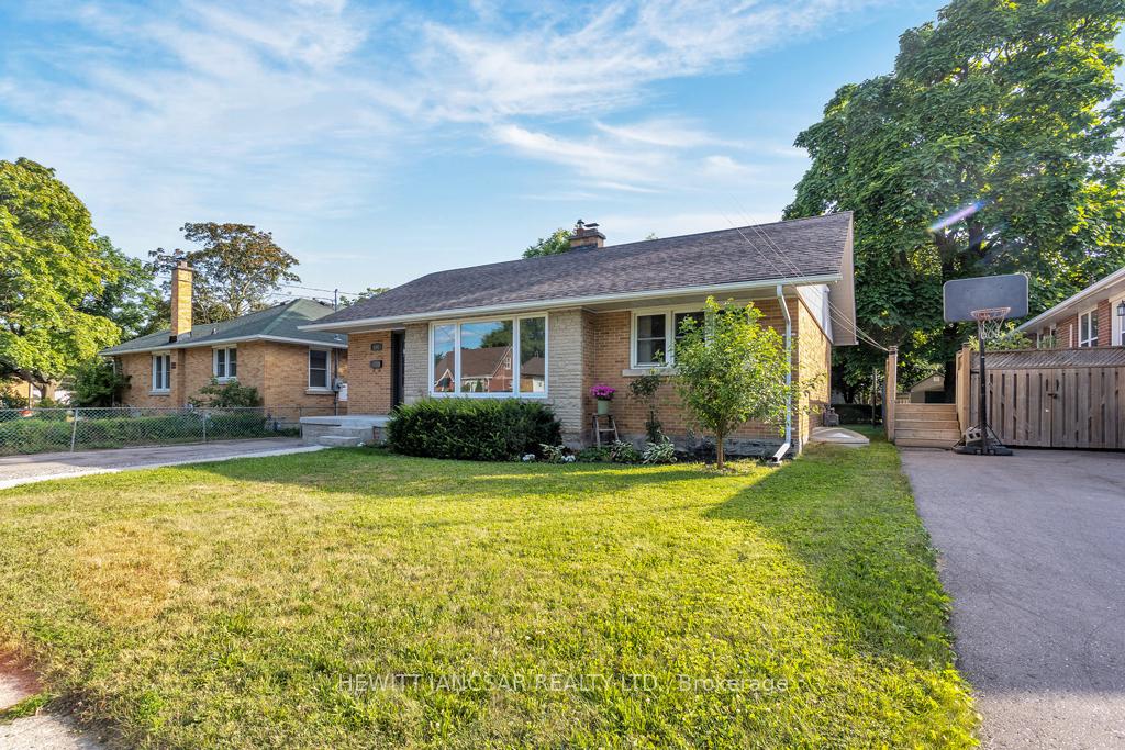 Front of 196 Patricia Avenue