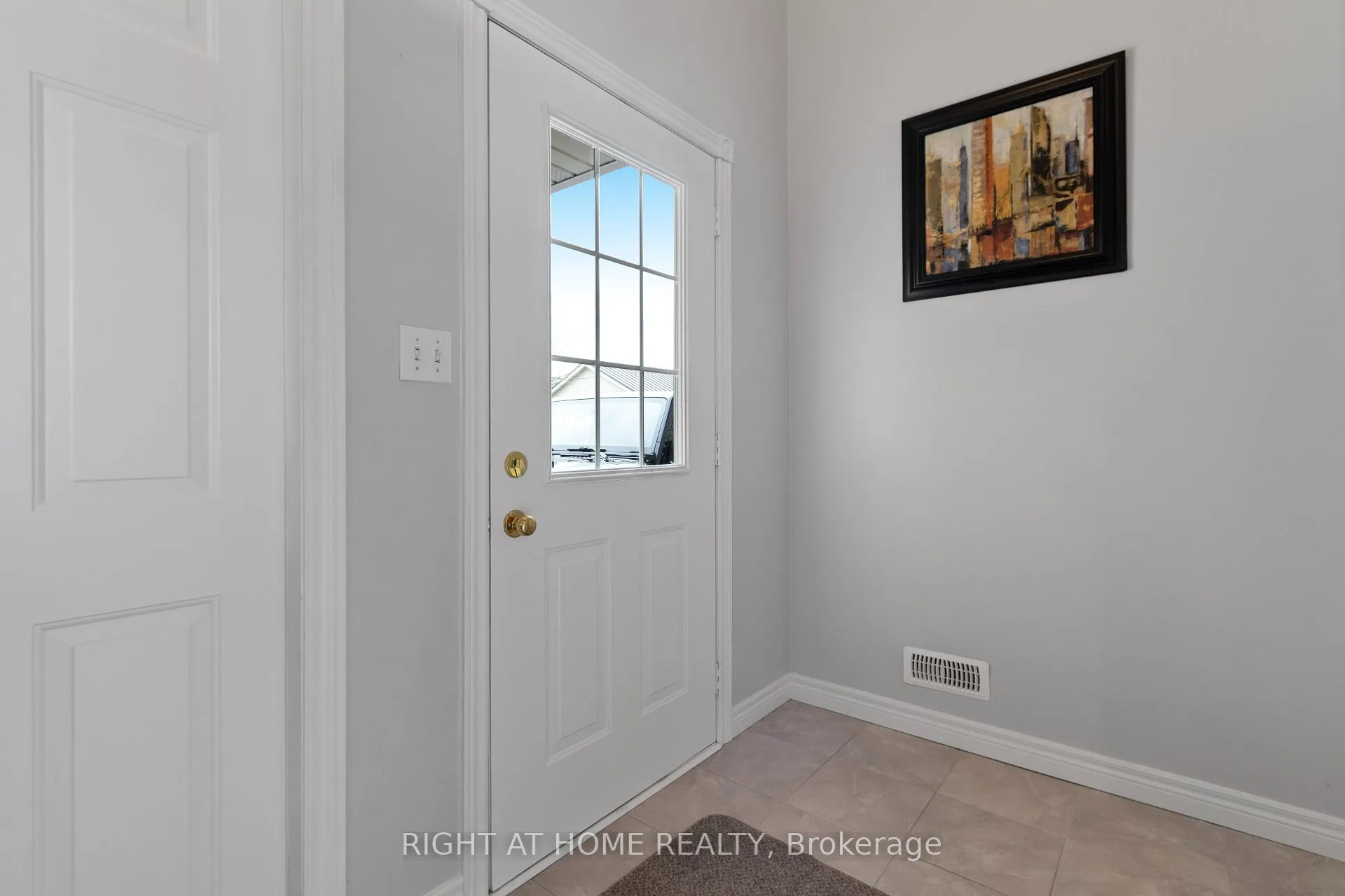 Photo 5 of 9 Discovery Court, Chatham-Kent, NE — HOMEH