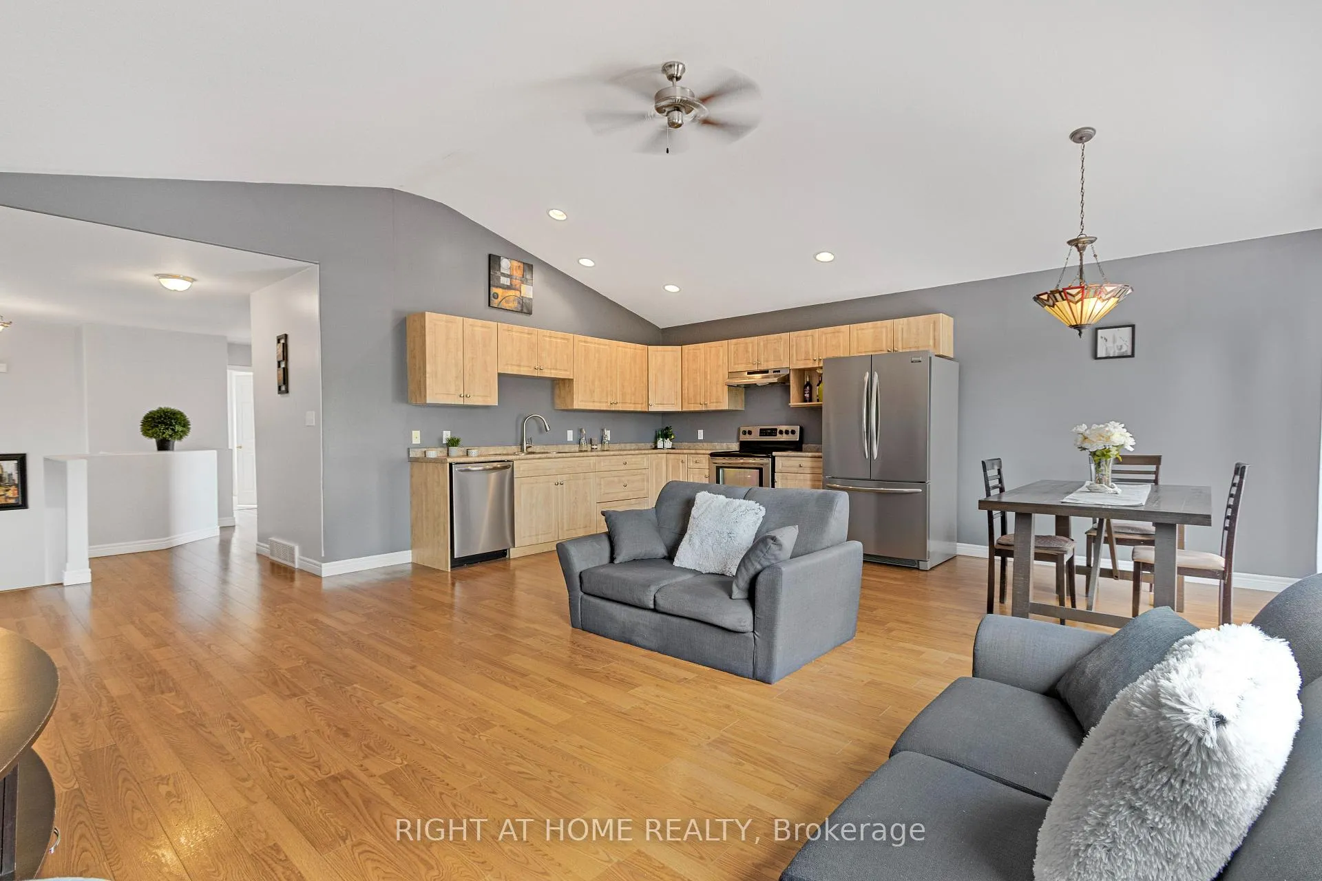 Photo 8 of 9 Discovery Court, Chatham-Kent, NE — HOMEH