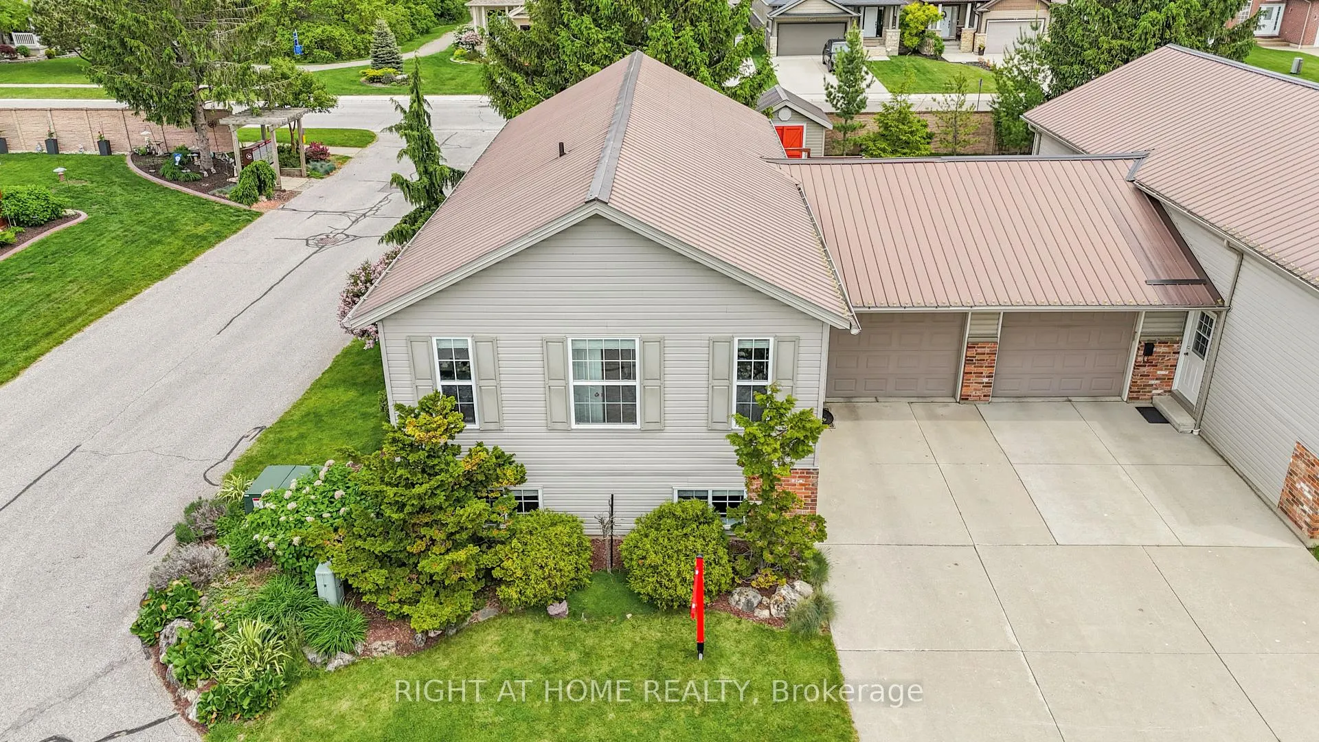 Photo 1 of 9 Discovery Court, Chatham-Kent, NE — HOMEH