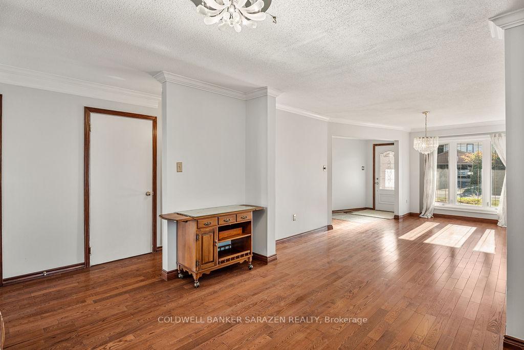 Photo 7 of 121 Topley Crescent, Ottawa, Hunt Club Park — HOMEH