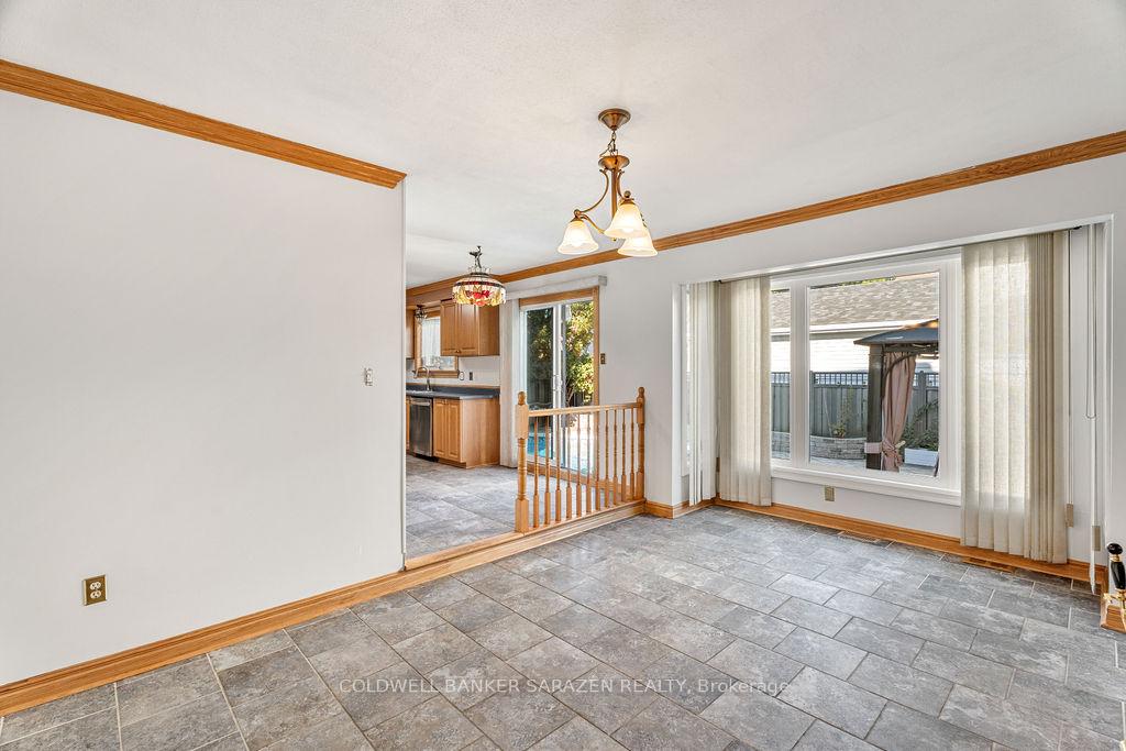 Photo 17 of 121 Topley Crescent, Ottawa, Hunt Club Park — HOMEH