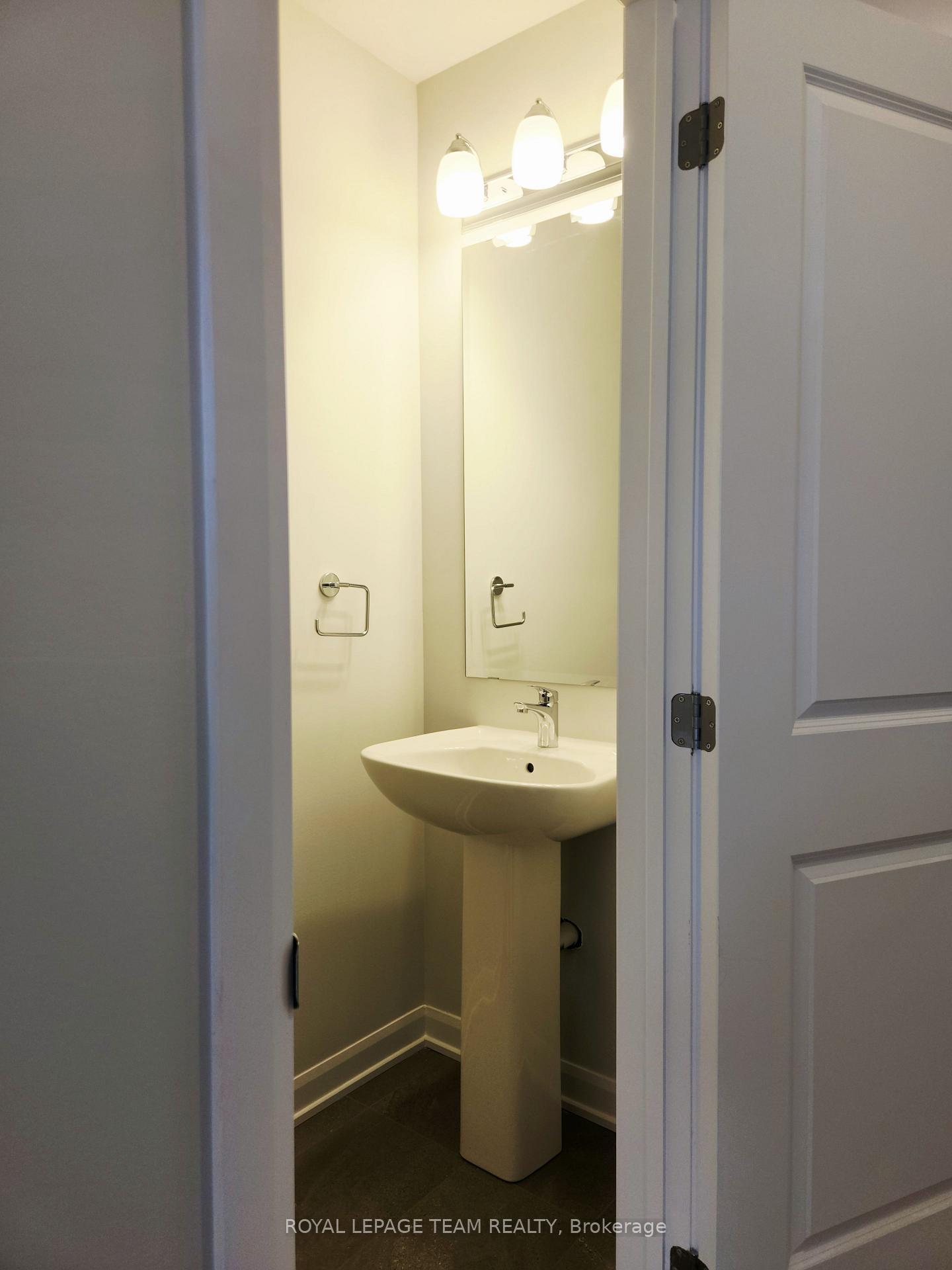 Photo 6 of 723 Fairline Row, Ottawa, Kanata - Emerald Meadows/Trailwest — HOMEH