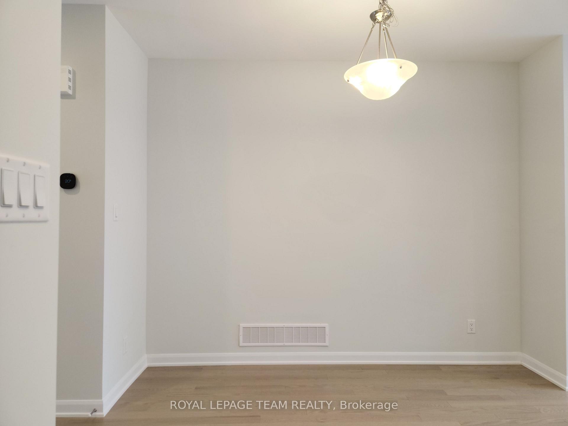 Photo 7 of 723 Fairline Row, Ottawa, Kanata - Emerald Meadows/Trailwest — HOMEH