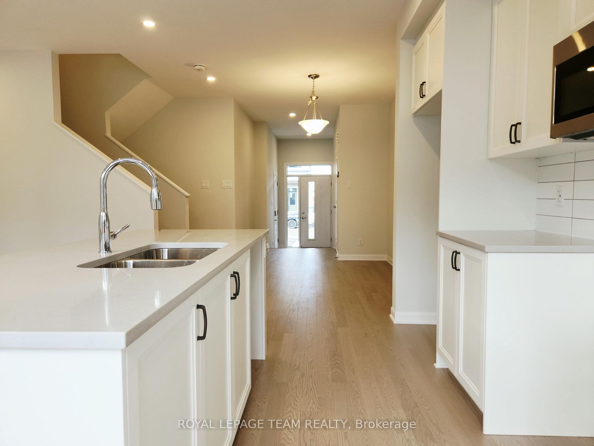Photo 11 of 723 Fairline Row, Ottawa, Kanata - Emerald Meadows/Trailwest — HOMEH