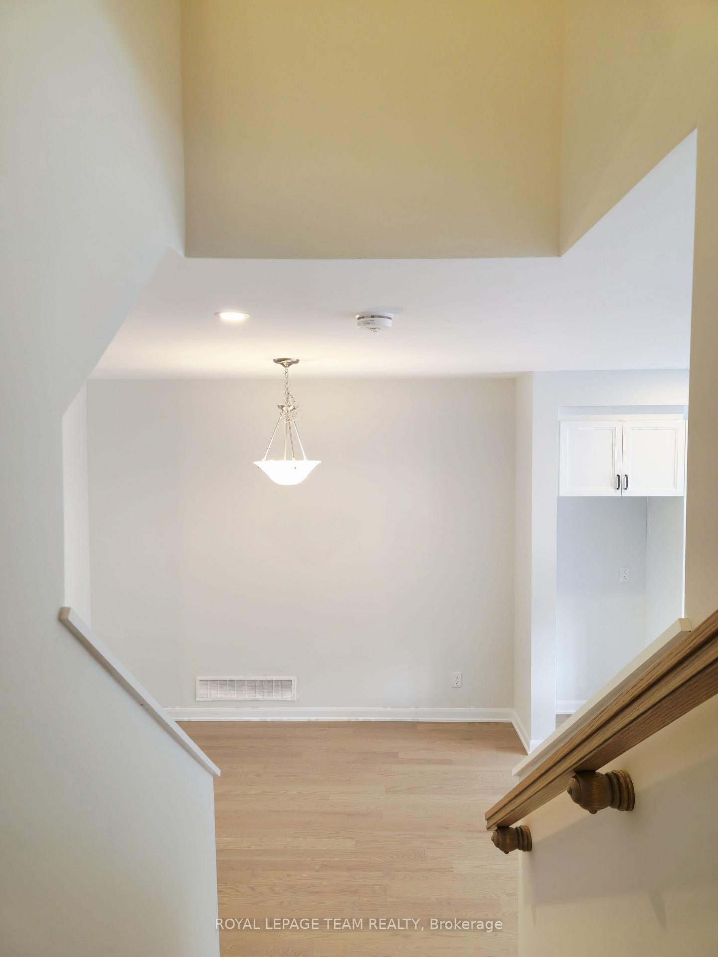 Photo 16 of 723 Fairline Row, Ottawa, Kanata - Emerald Meadows/Trailwest — HOMEH
