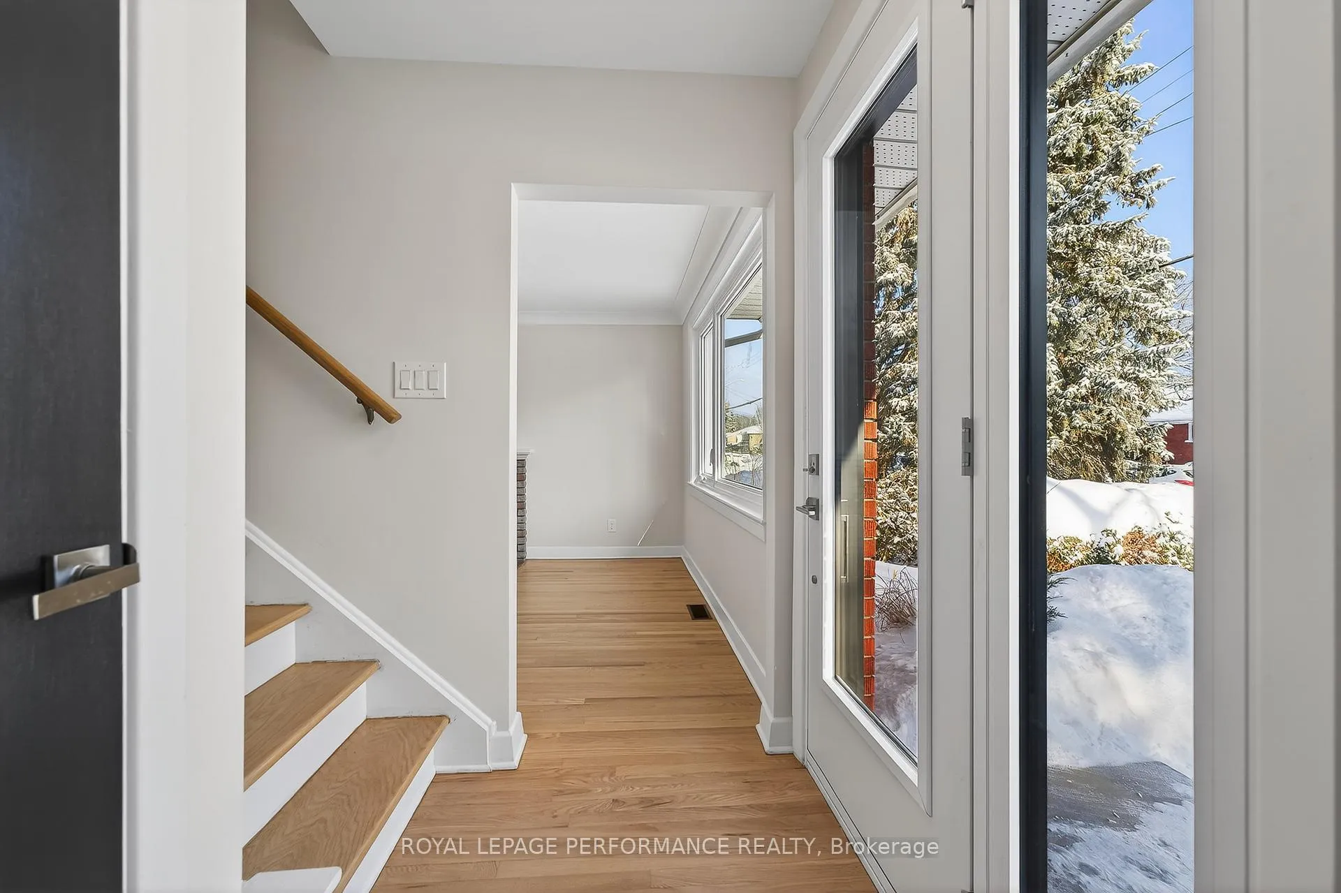 Photo 4 of 274 Compton Avenue, Ottawa, Woodroffe — HOMEH