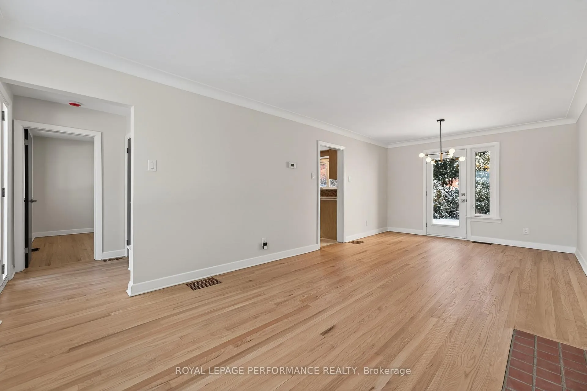 Photo 7 of 274 Compton Avenue, Ottawa, Woodroffe — HOMEH