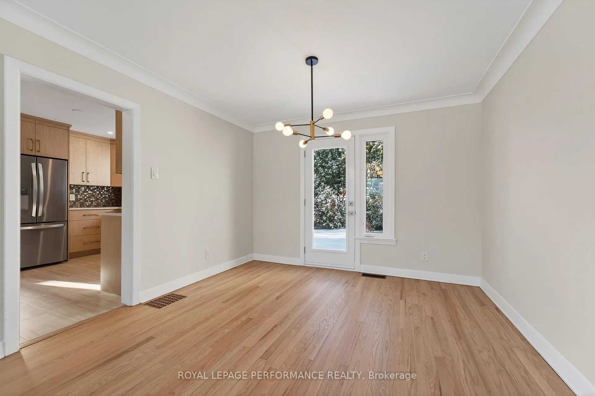 Photo 10 of 274 Compton Avenue, Ottawa, Woodroffe — HOMEH