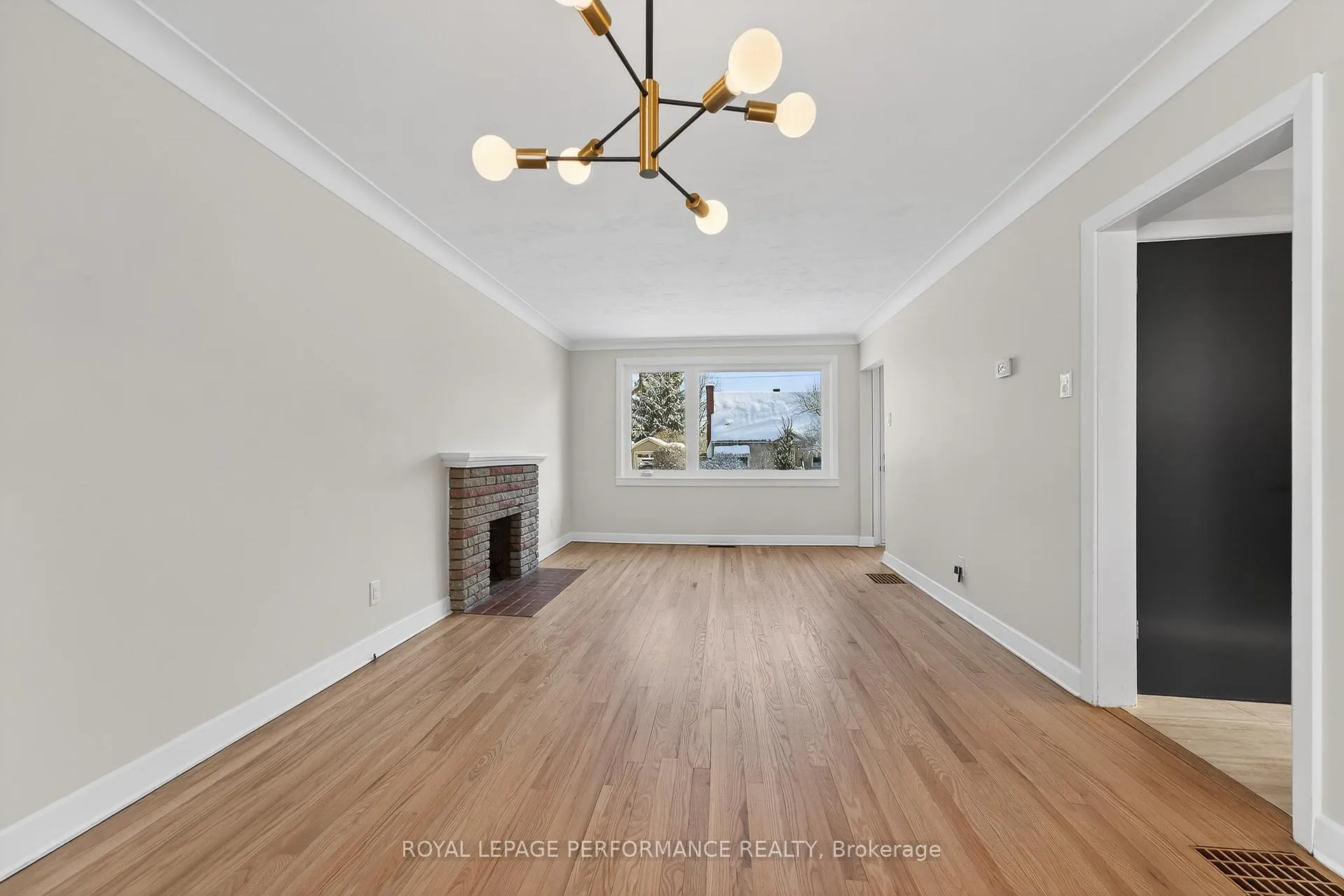 Photo 13 of 274 Compton Avenue, Ottawa, Woodroffe — HOMEH