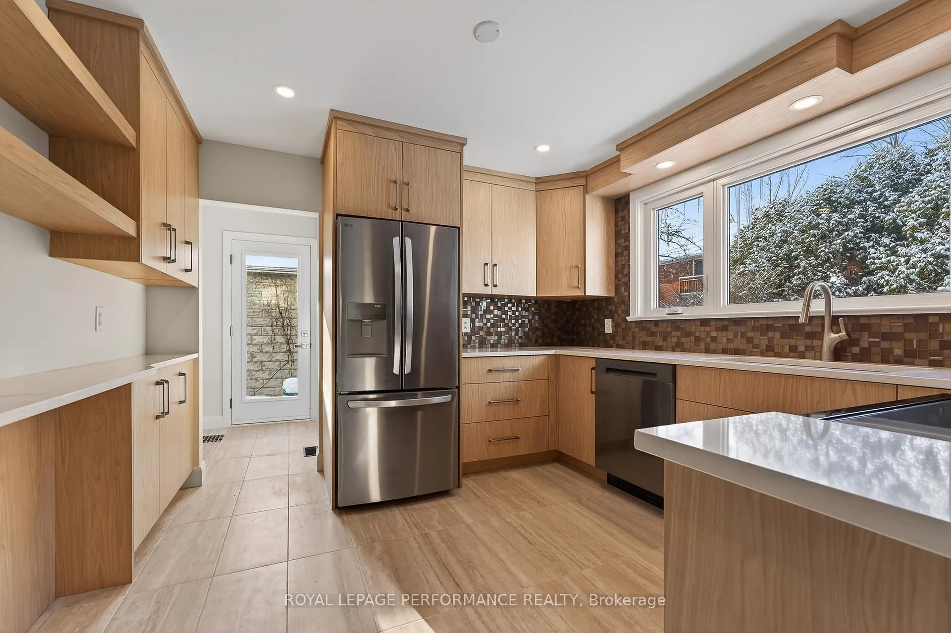Photo 14 of 274 Compton Avenue, Ottawa, Woodroffe — HOMEH
