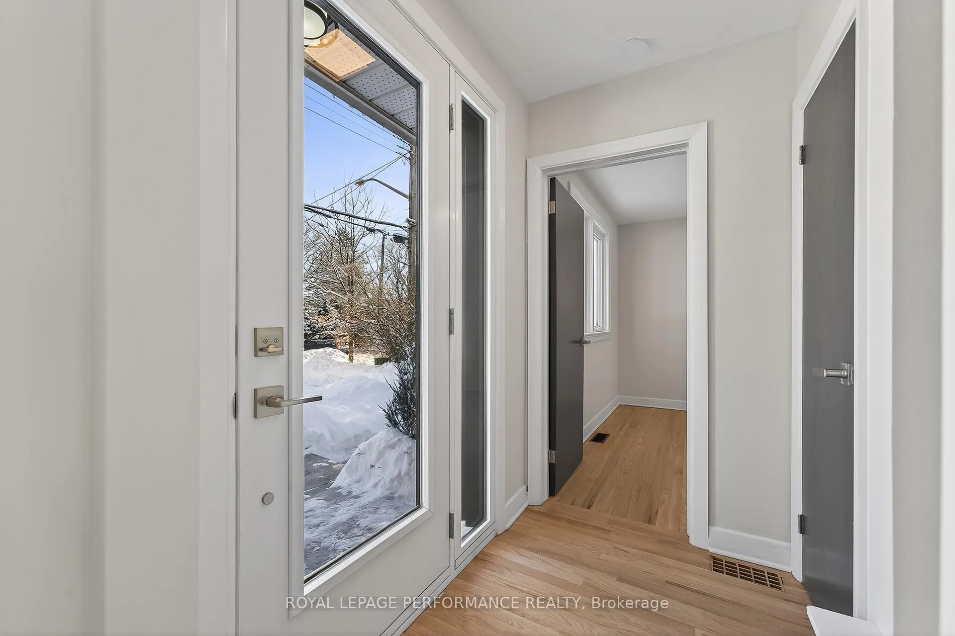 Photo 21 of 274 Compton Avenue, Ottawa, Woodroffe — HOMEH