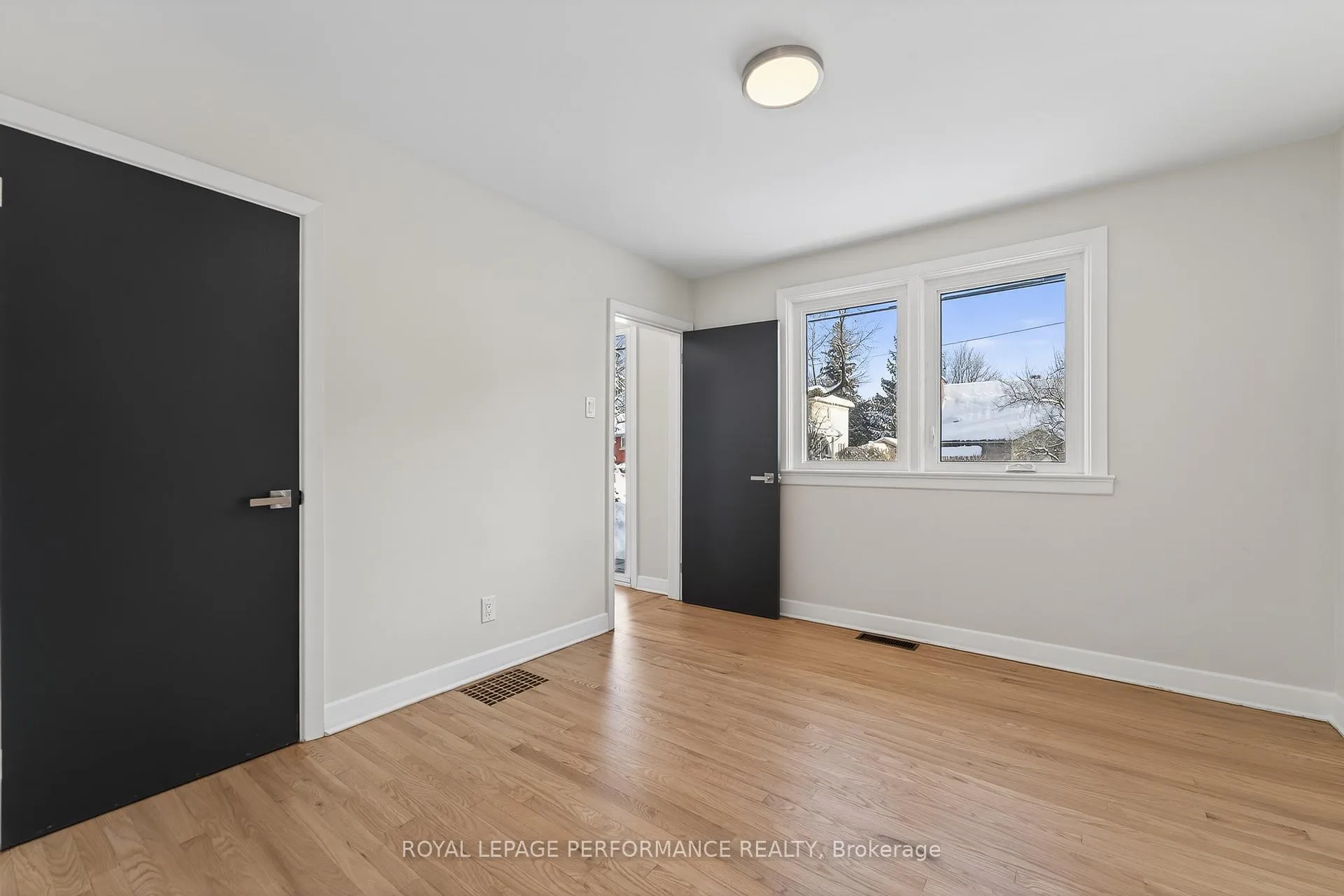 Photo 22 of 274 Compton Avenue, Ottawa, Woodroffe — HOMEH